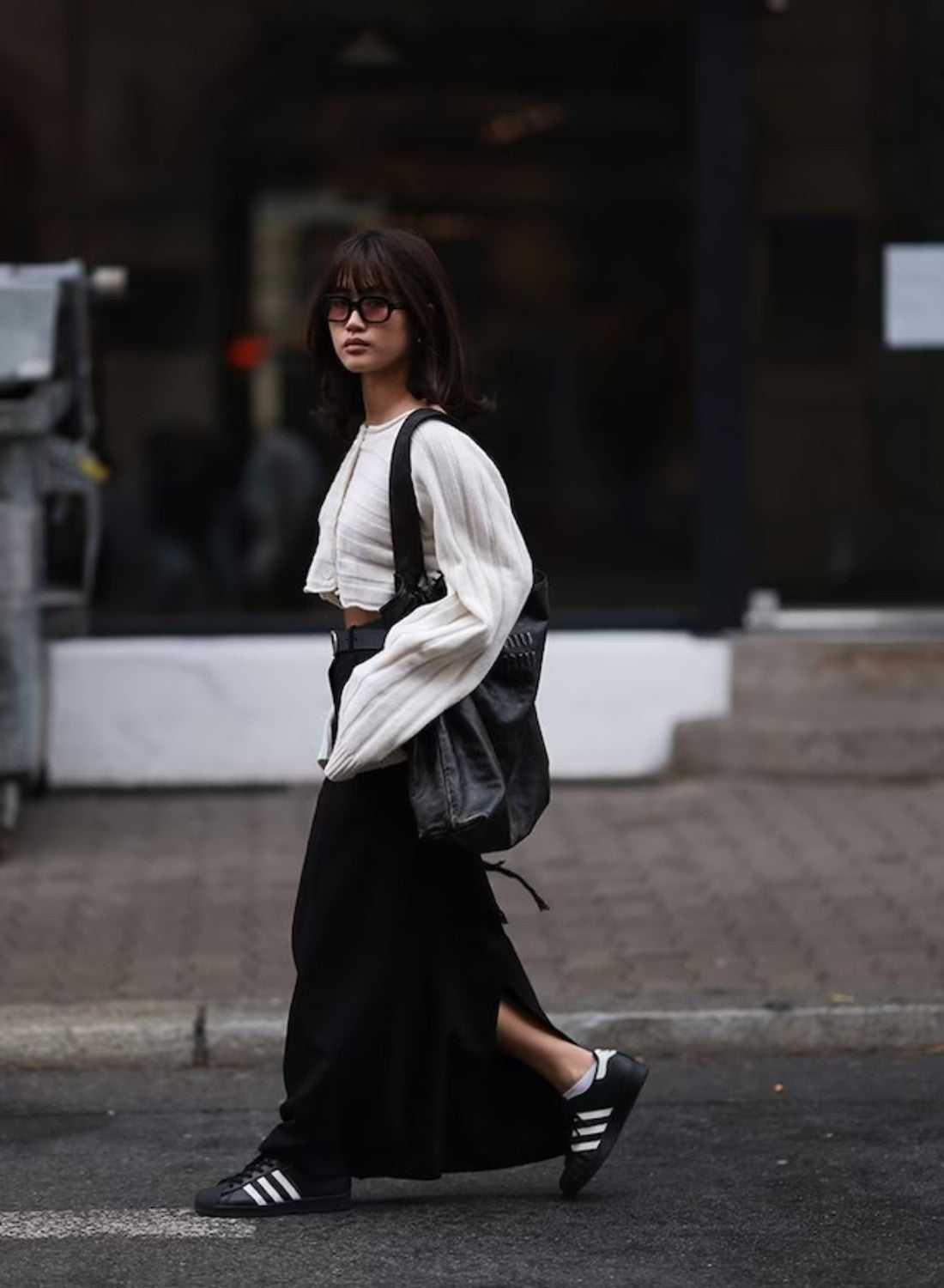 look con bambas y falda