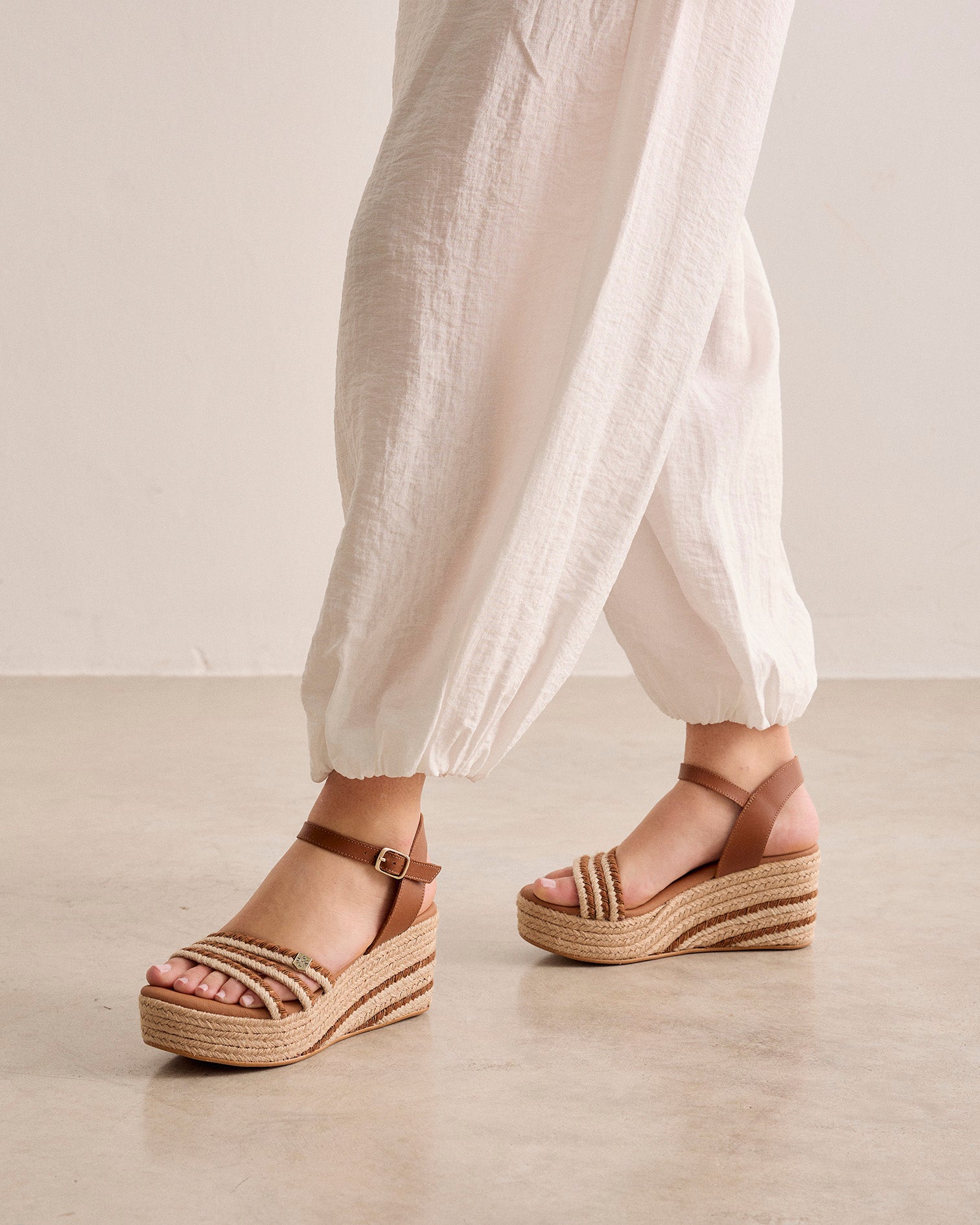 Cuña Albany Yute Cuero