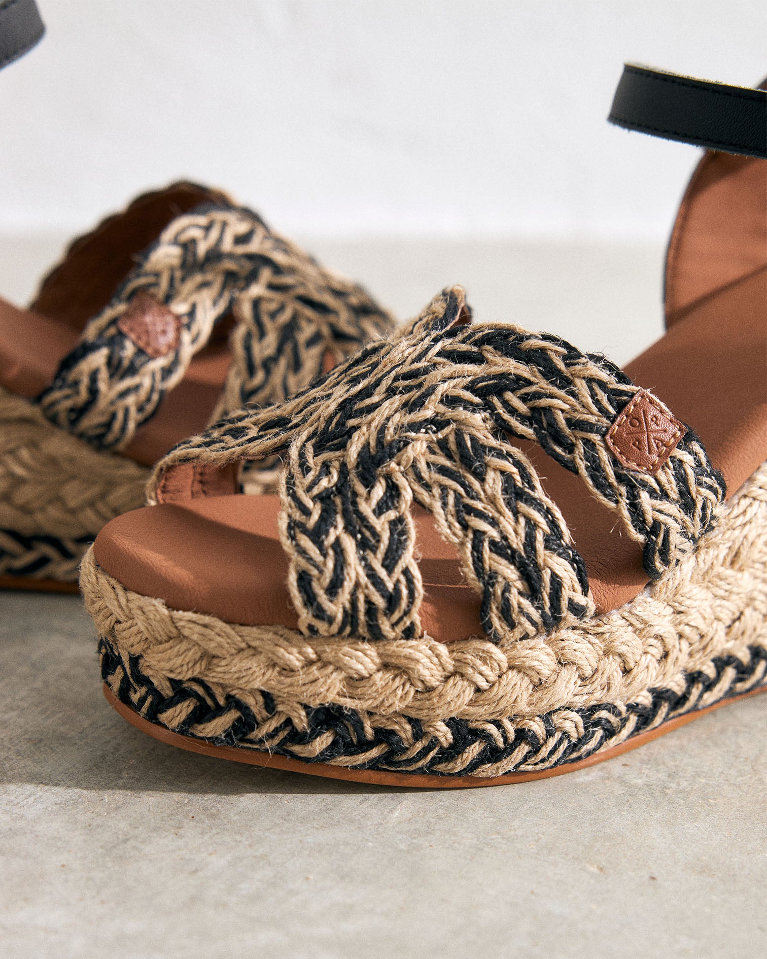 Cuña Avalo Yute Negro