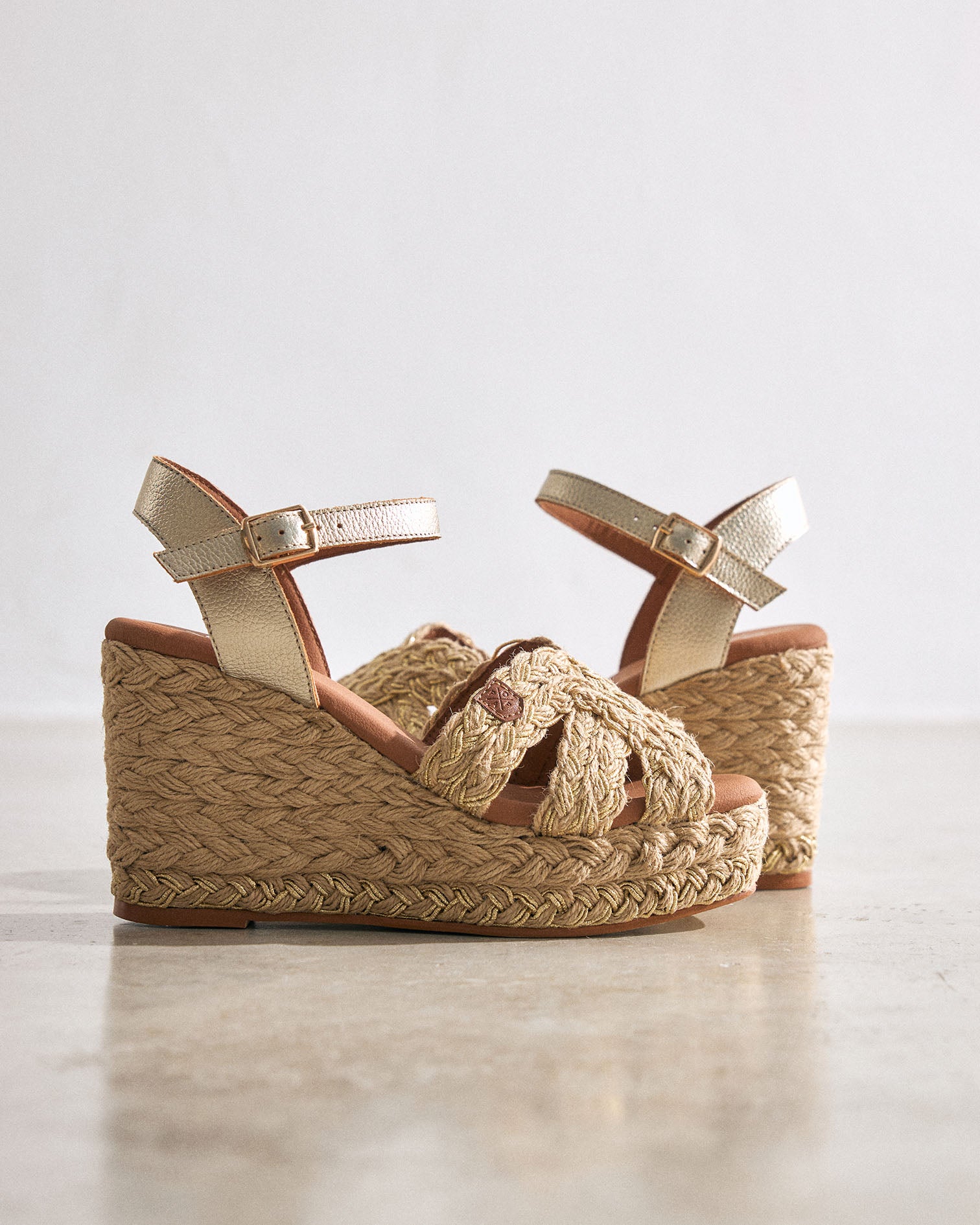 Cuña Avalo Yute Oro