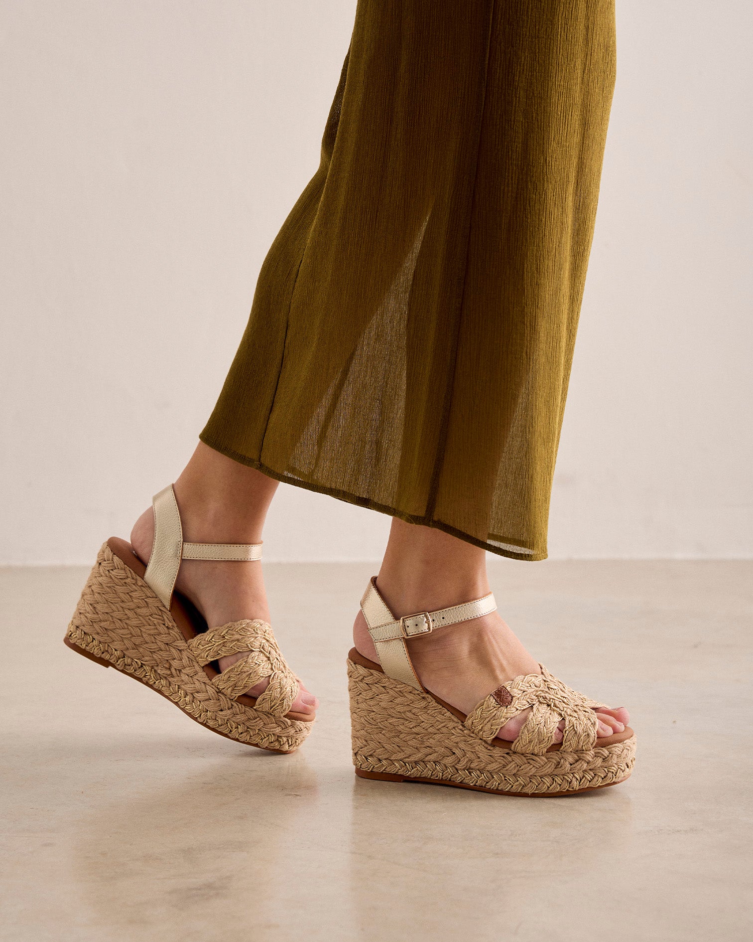 Cuña Avalo Yute Oro