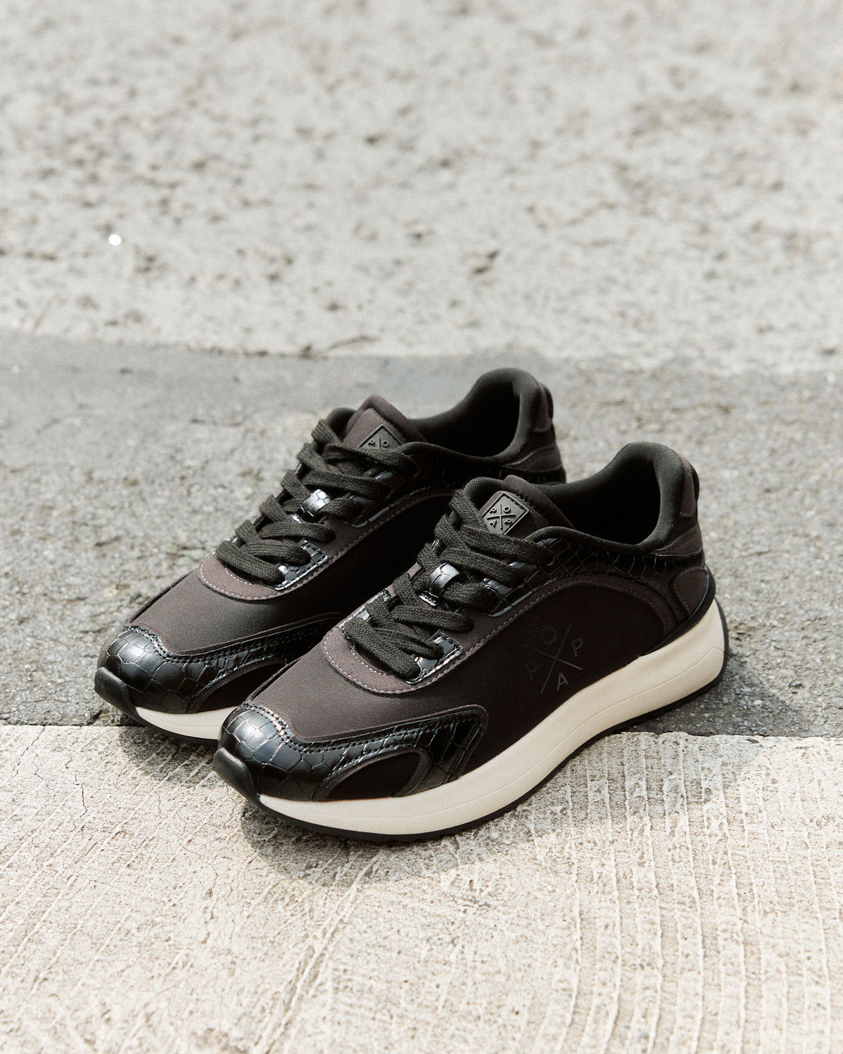 Zapatilla Negra de Mujer Blake