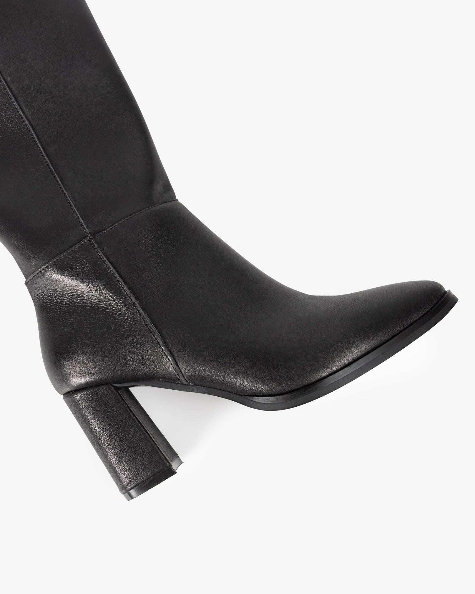 Bota Alta de Piel Negra Sinnara