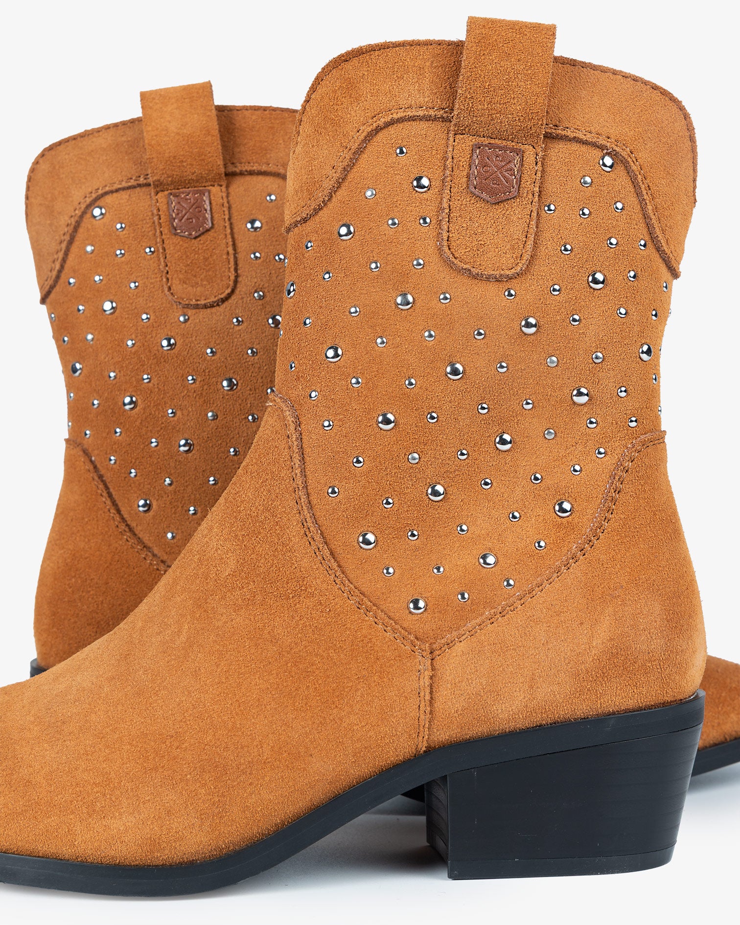 Botín de Serraje Marrón con Tachuelas Senda