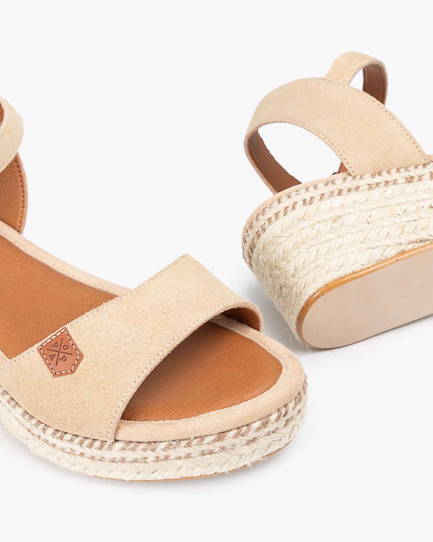 Cuña Baja Vito Serraje Beige con hebilla 35