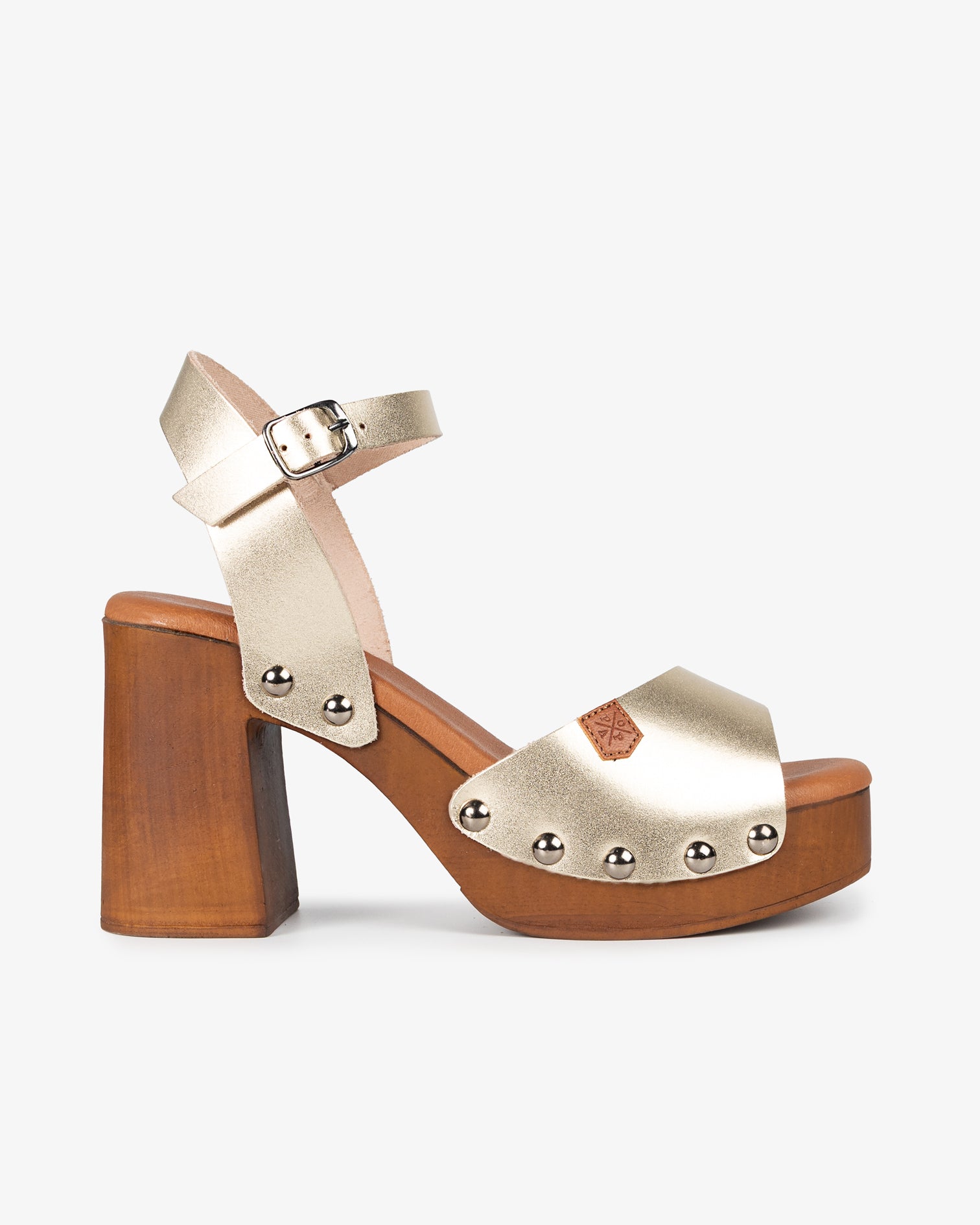 Sandalia Madera Tachas Willow Piel Oro 35