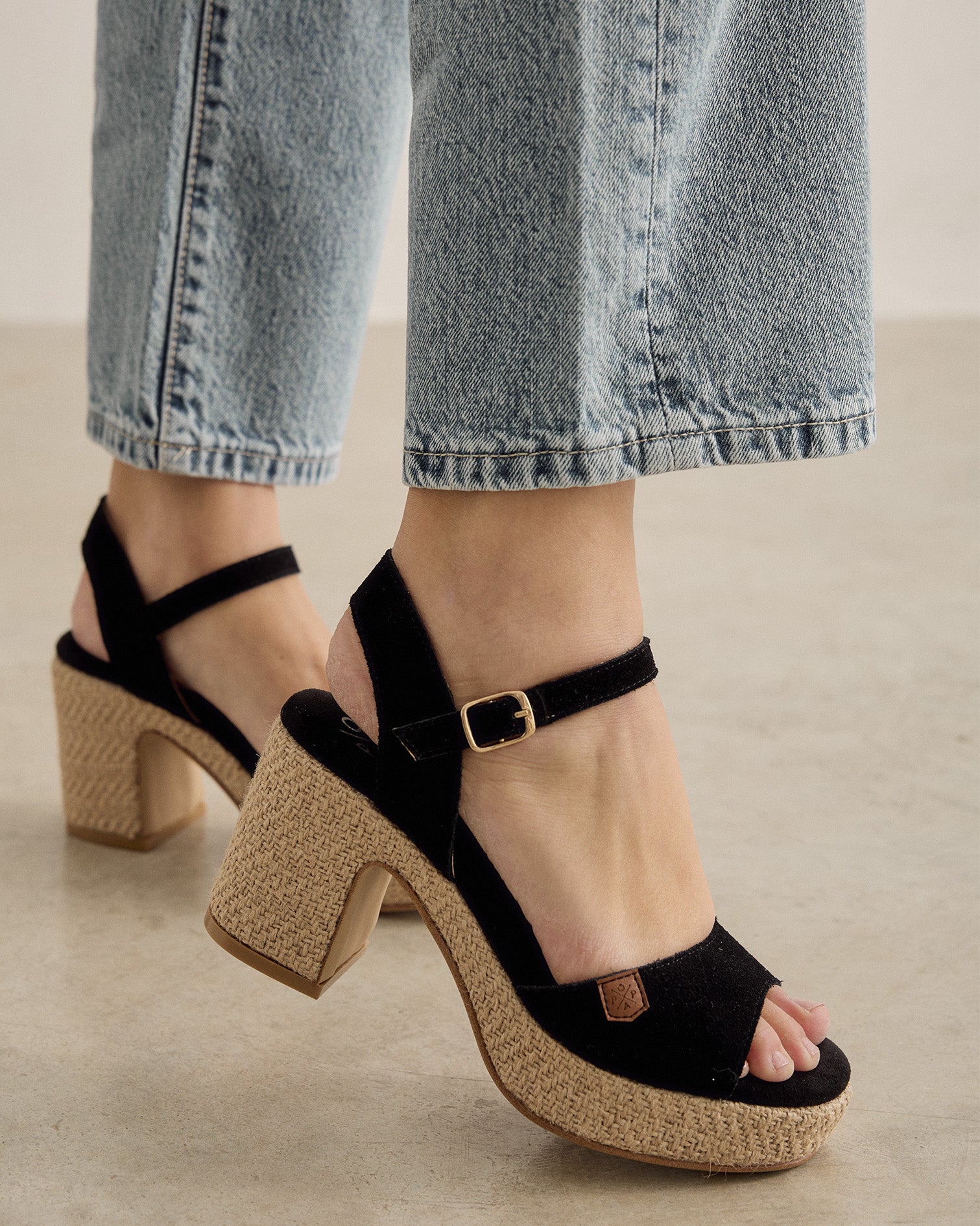 Sandalia Daira Serraje Negro