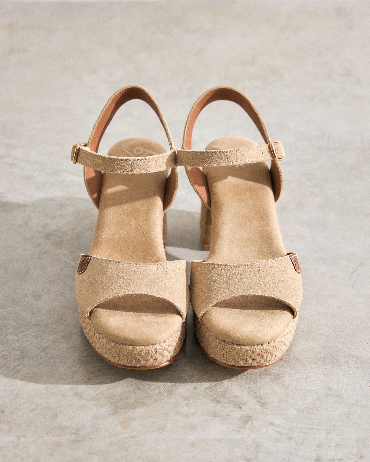 Sandalia Daira Serraje Beige