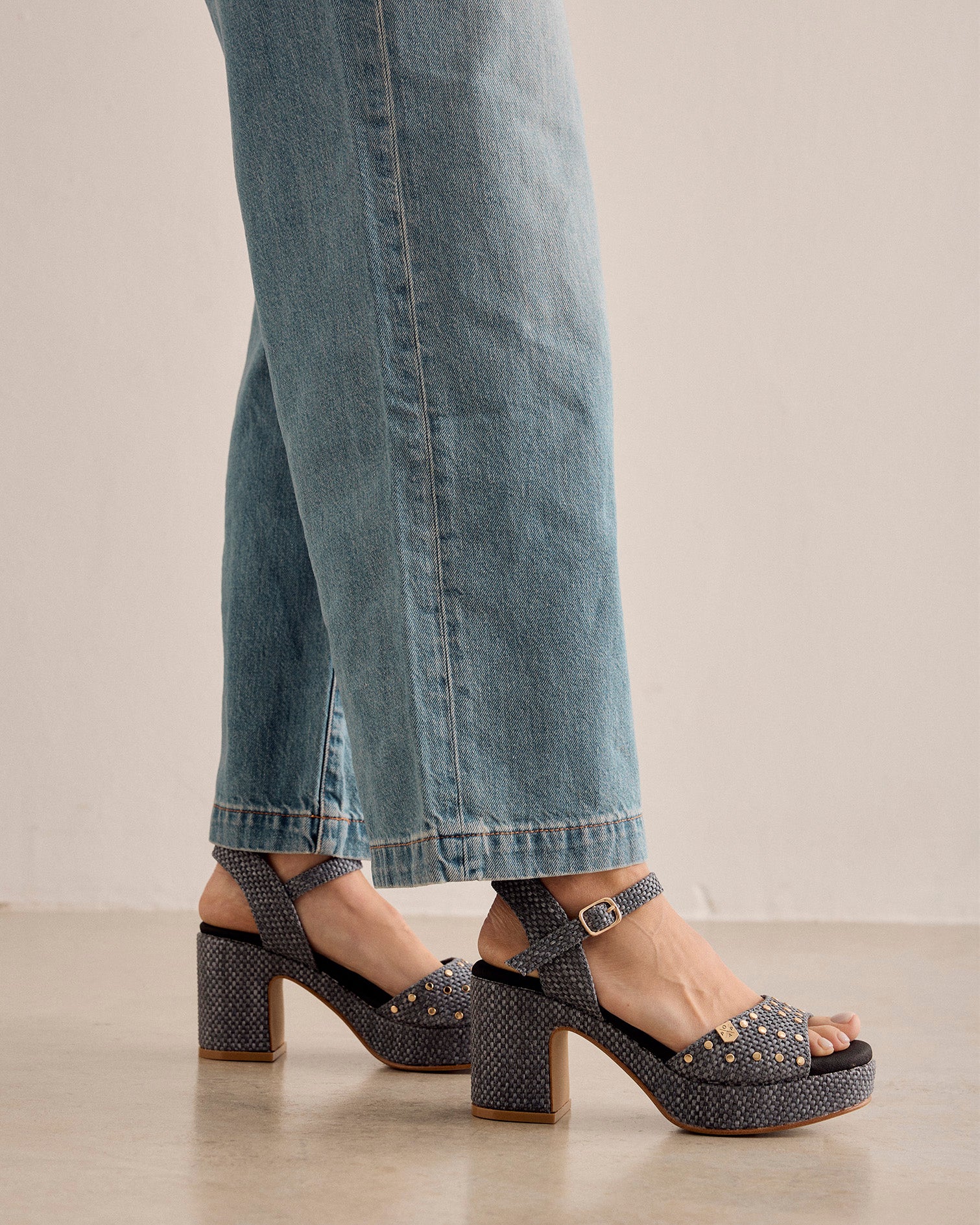 Sandalia Daira Rafia Negro