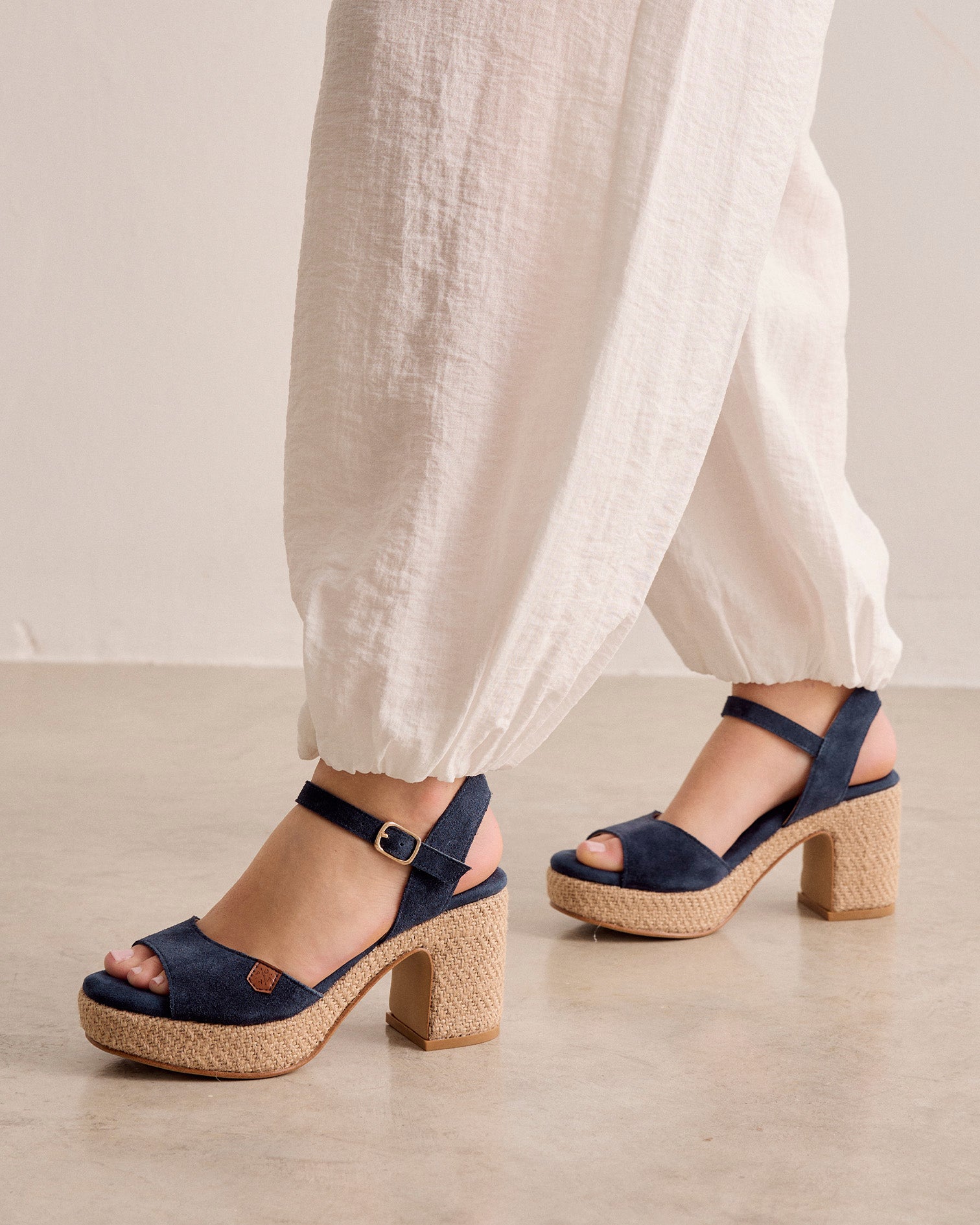 Sandalia Daira Serraje Marino