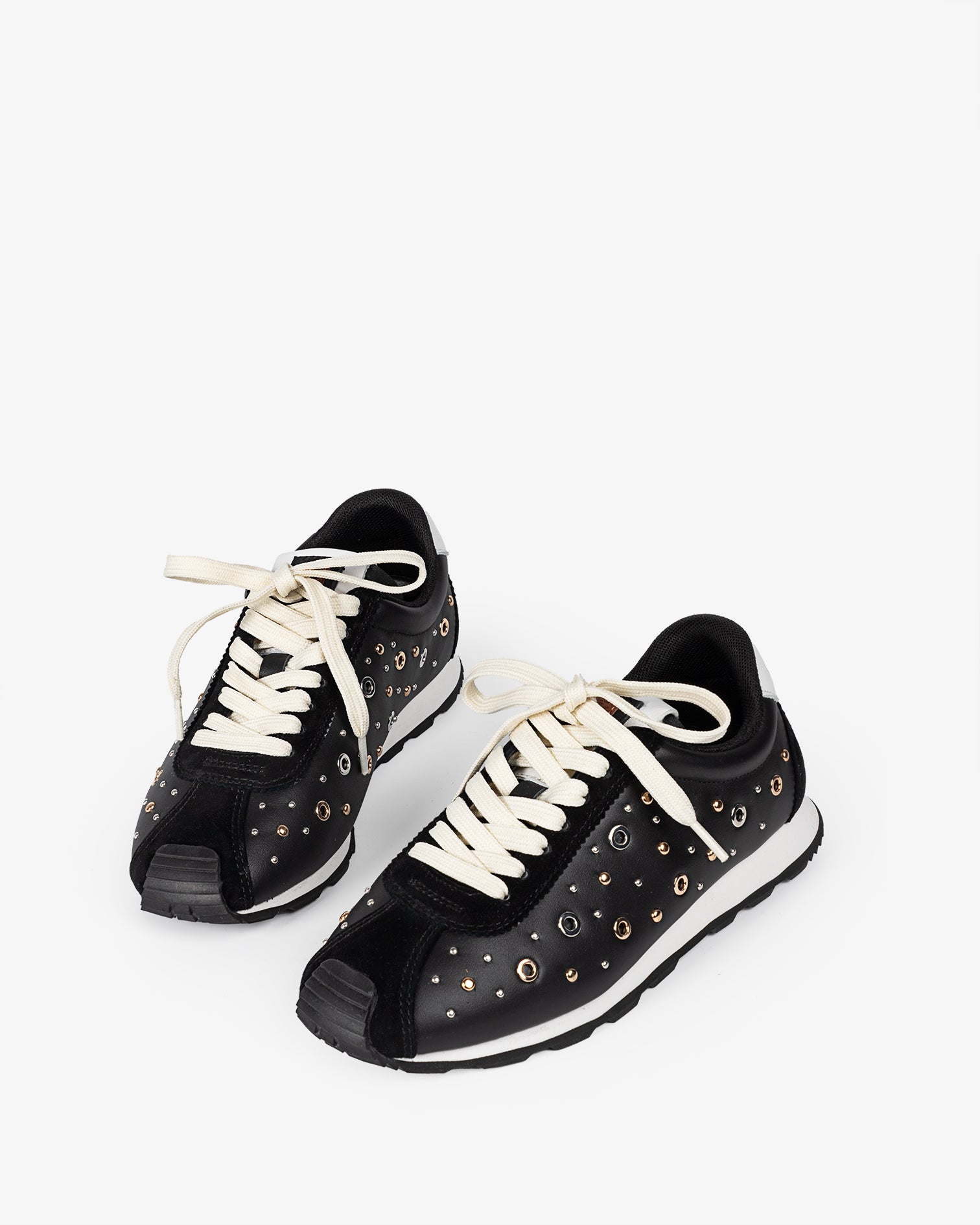 Zapatilla Inara Tachuelas Negro