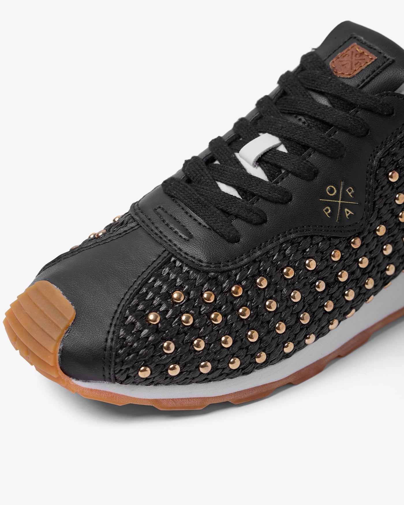 Zapatilla Kira Tachas Negro