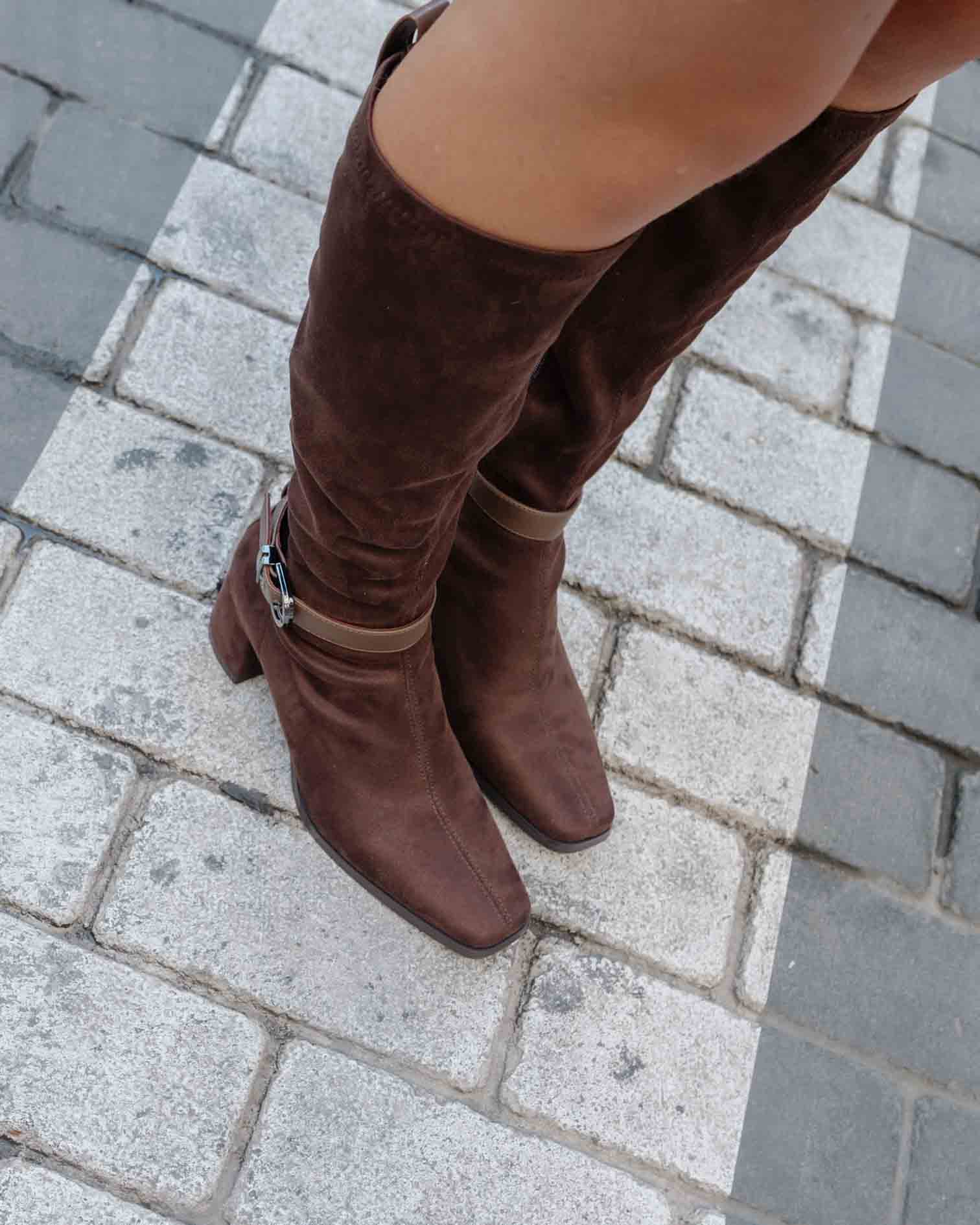 Bota Alta de Antelina Marrón Flare