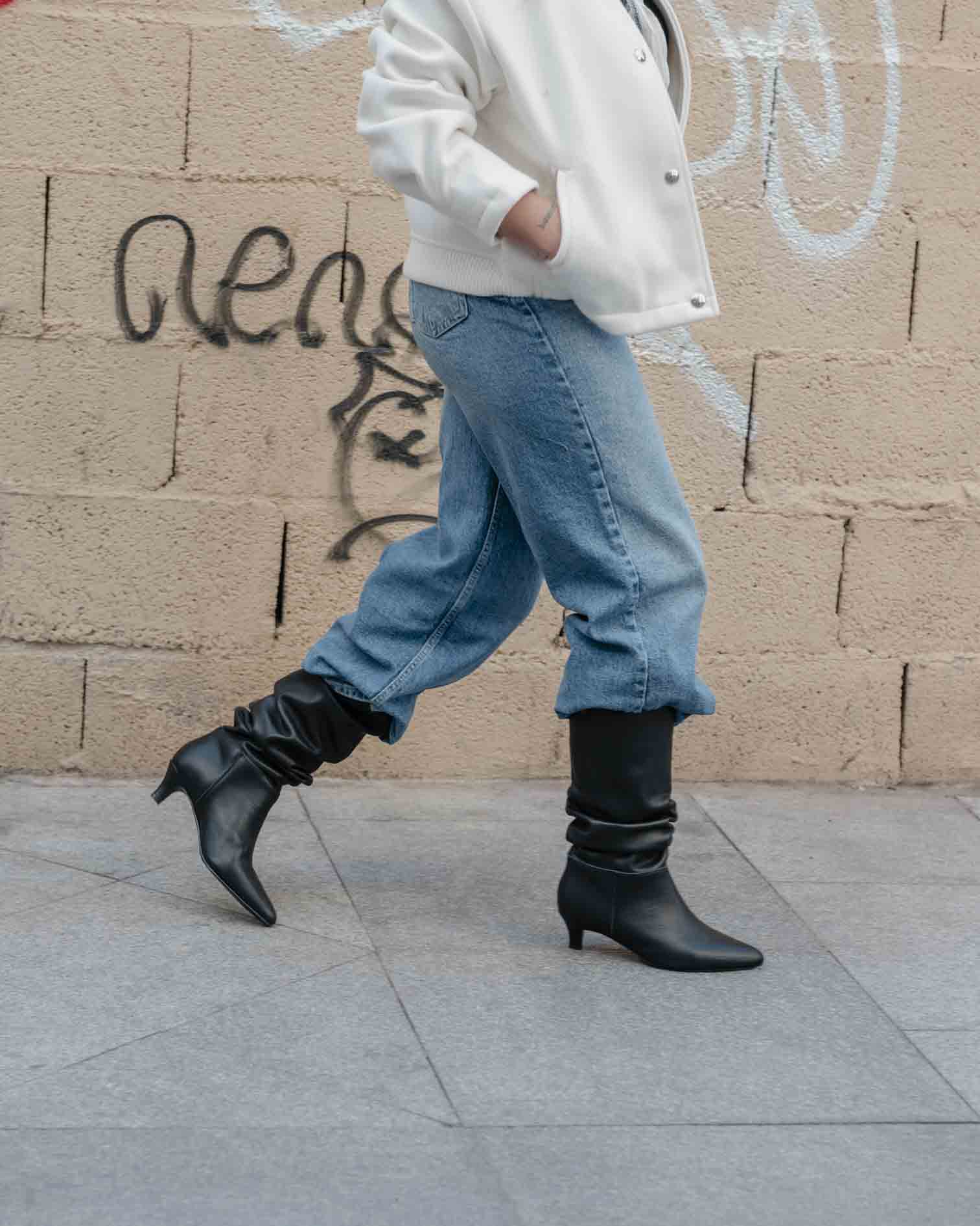 Bota Media de Piel Negra Nirvana