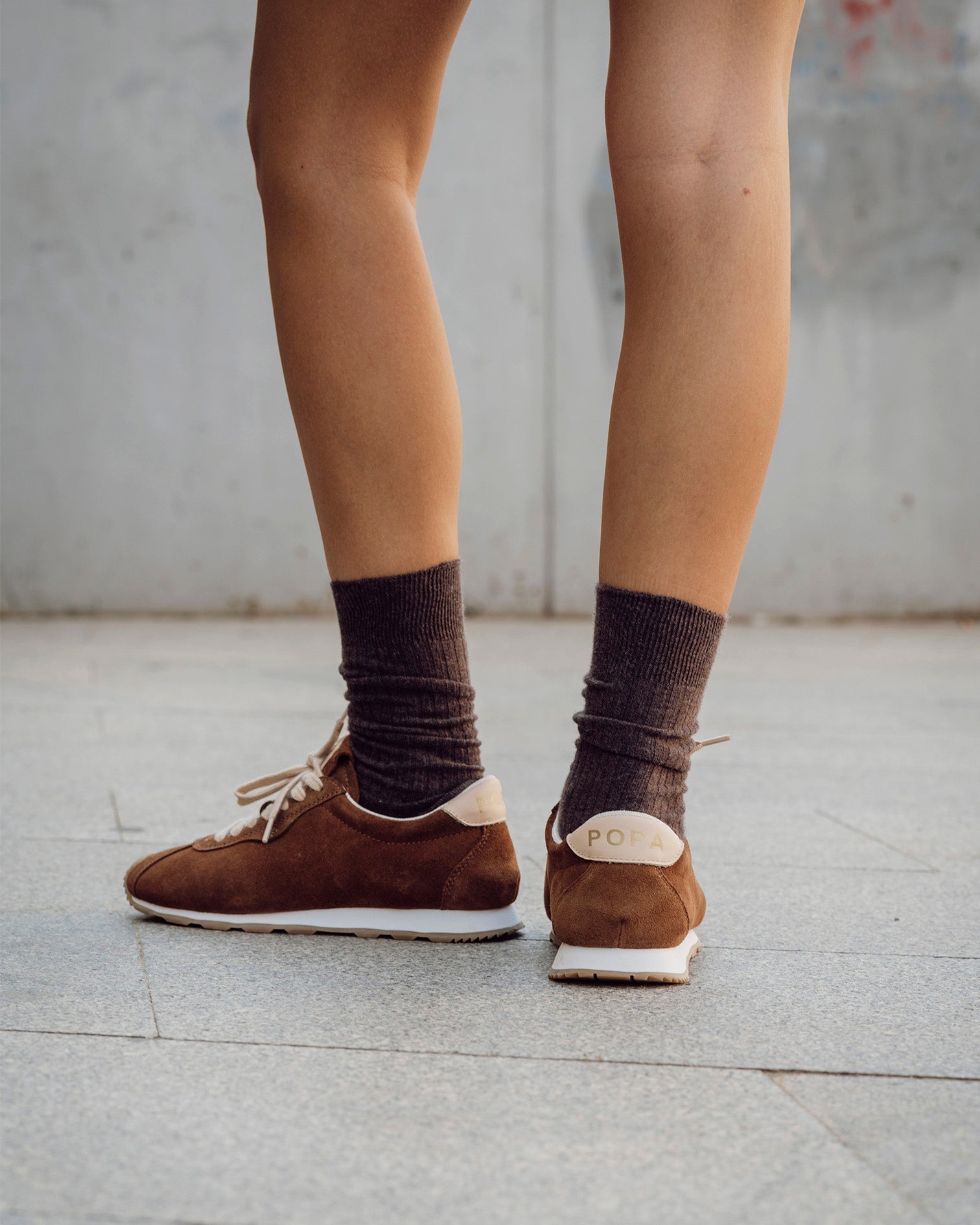 Zapatilla Kira Serraje Marron