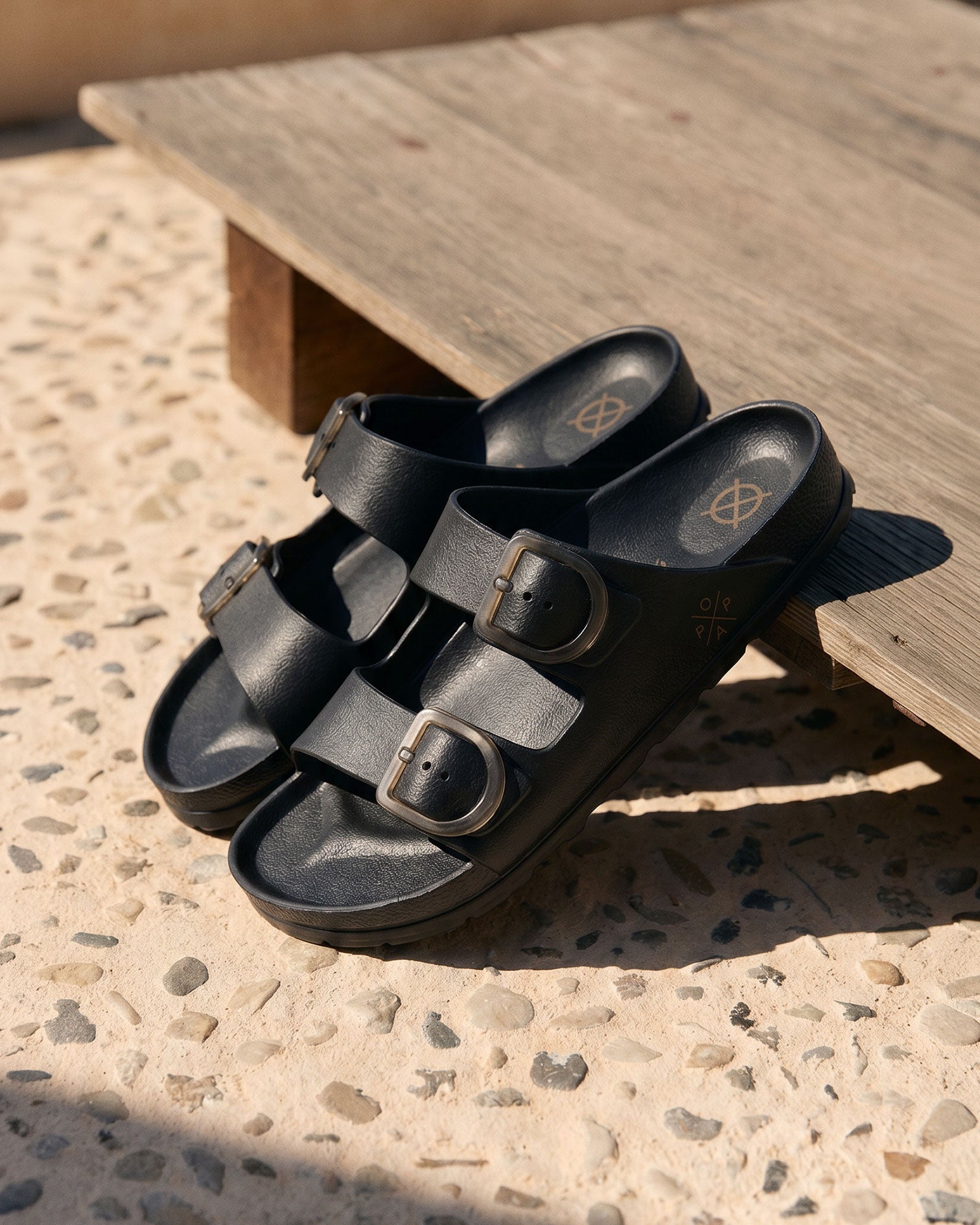 Sandalia Plana Aqua Buye Negro Gris