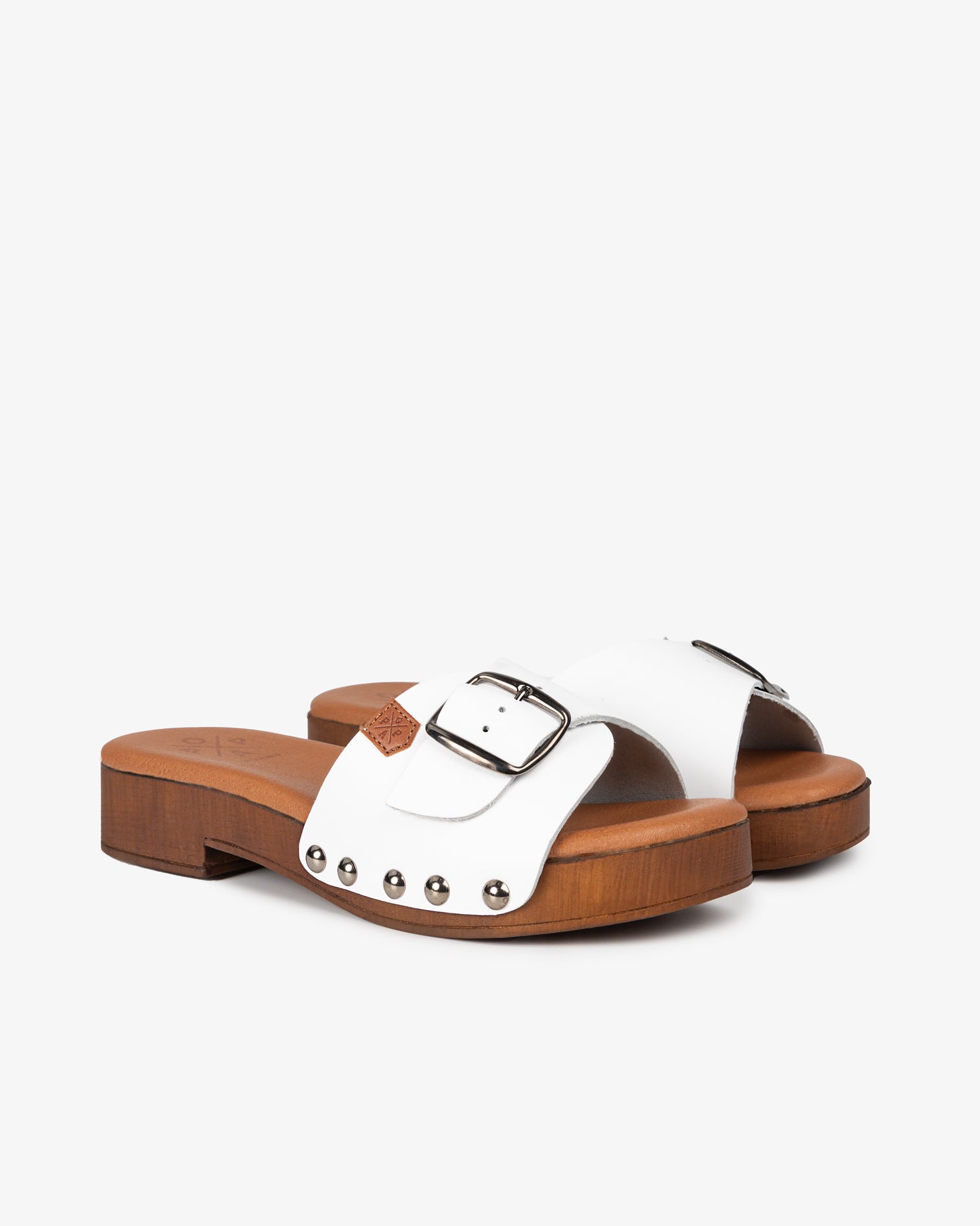 Sandalia Madera Tachas Cumaru Piel Blanco 35