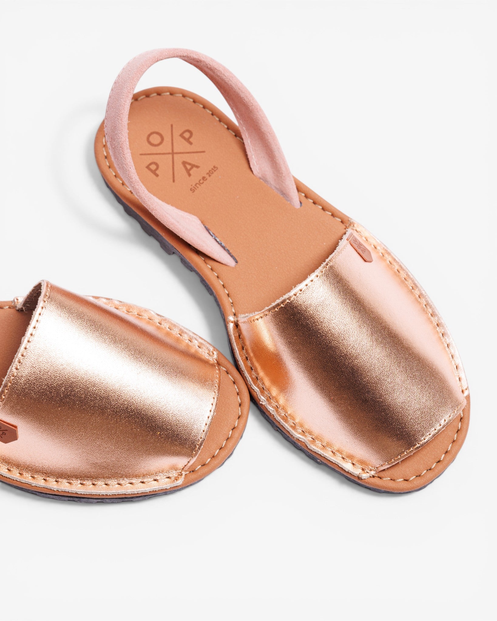 Minorquine plate California métal rose gold