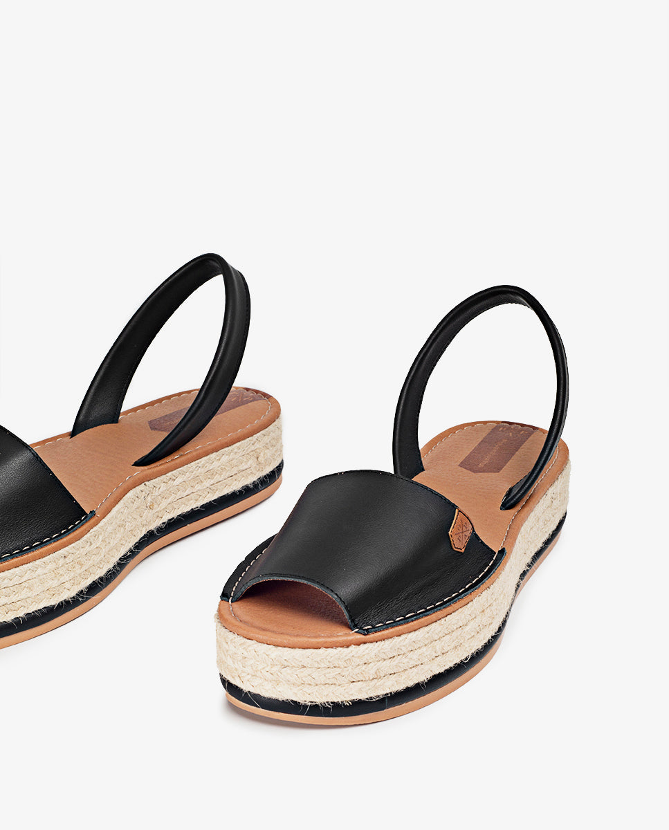 Plataforma Terço em Couro Preto Menorquina