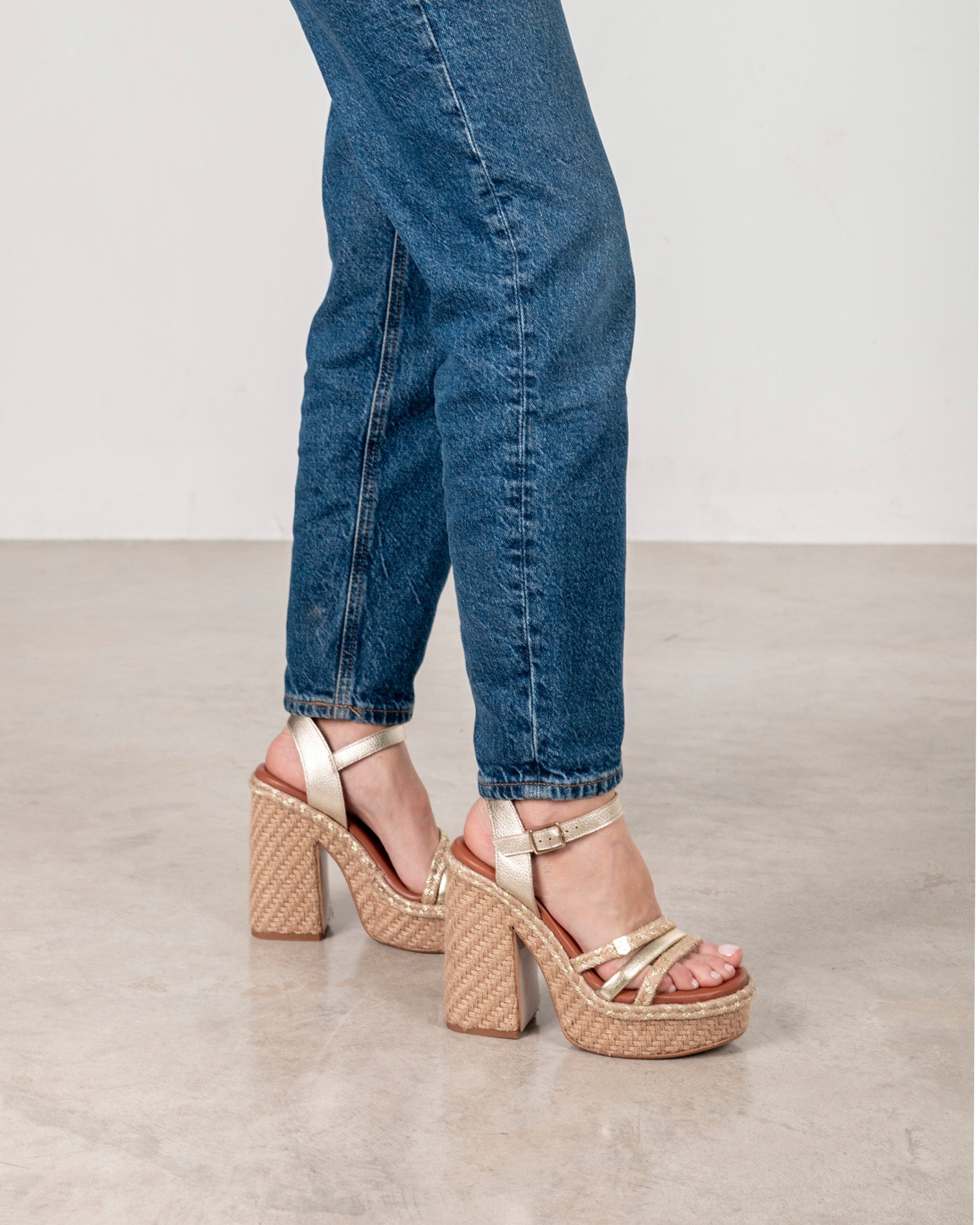Wedge Heel Canoe Jute Gold