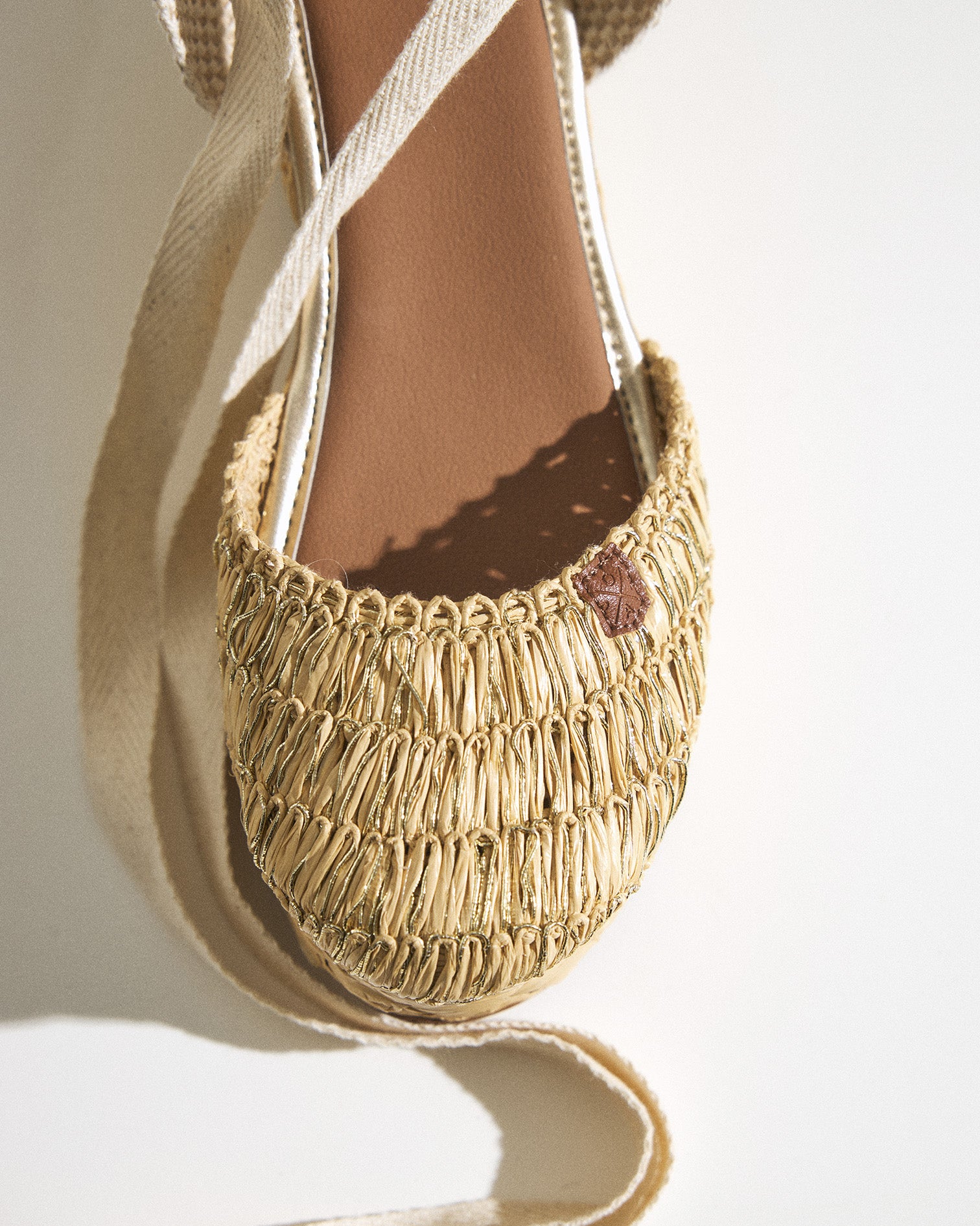 Cuña Zushi Rafia Oro