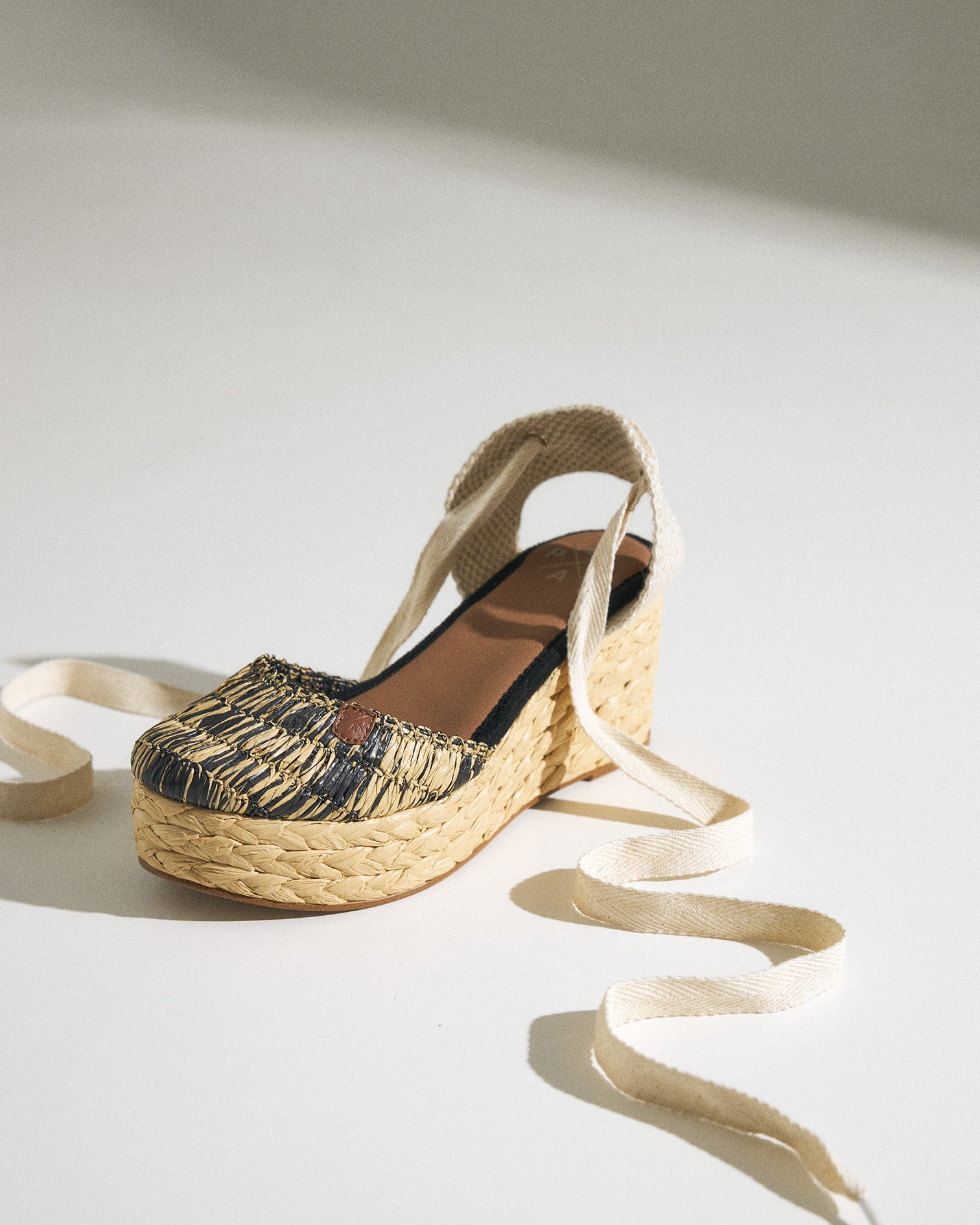 Cuña Zushi Rafia Negra