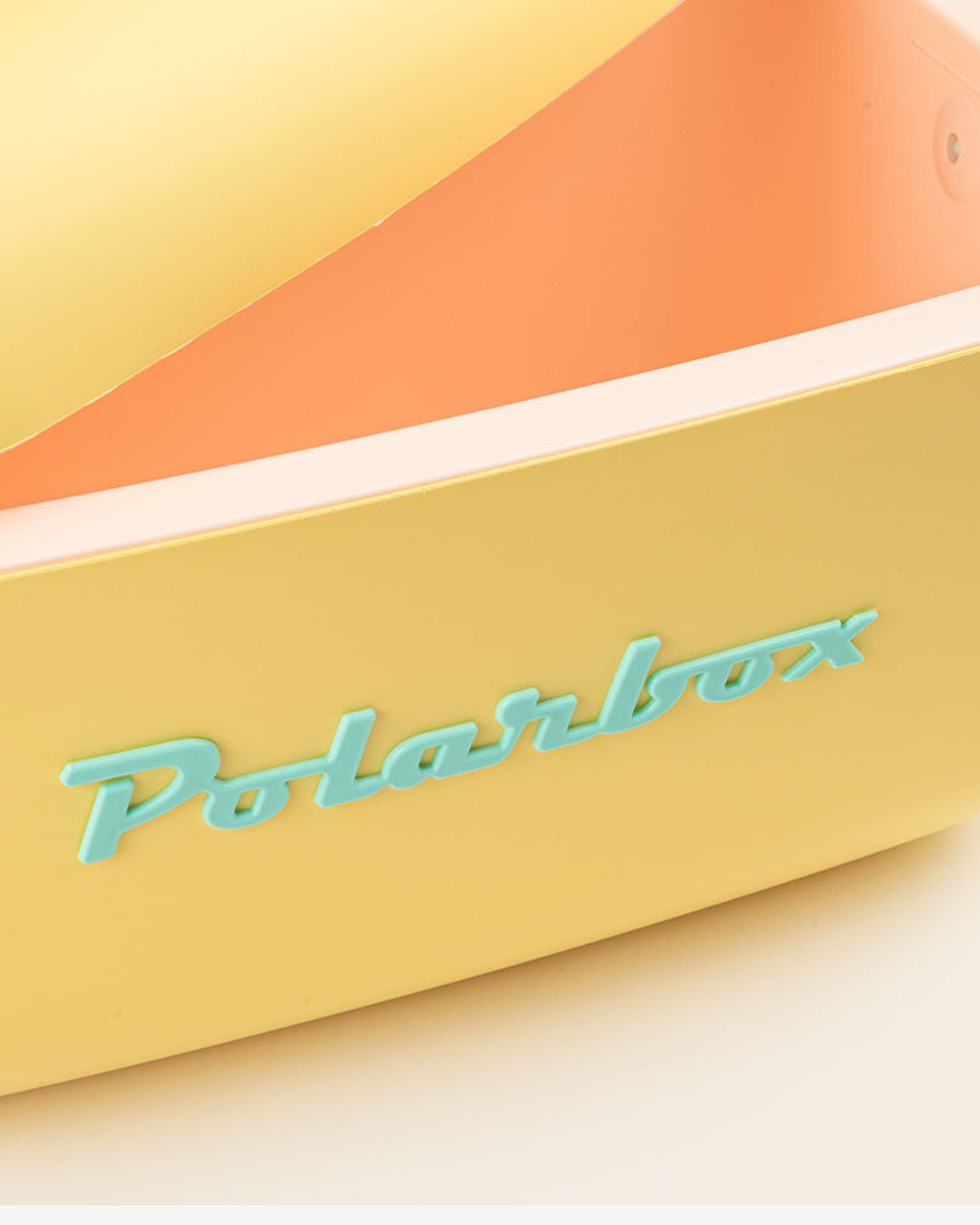 Nevera de playa Polarbox x POPA Amarilla Verde