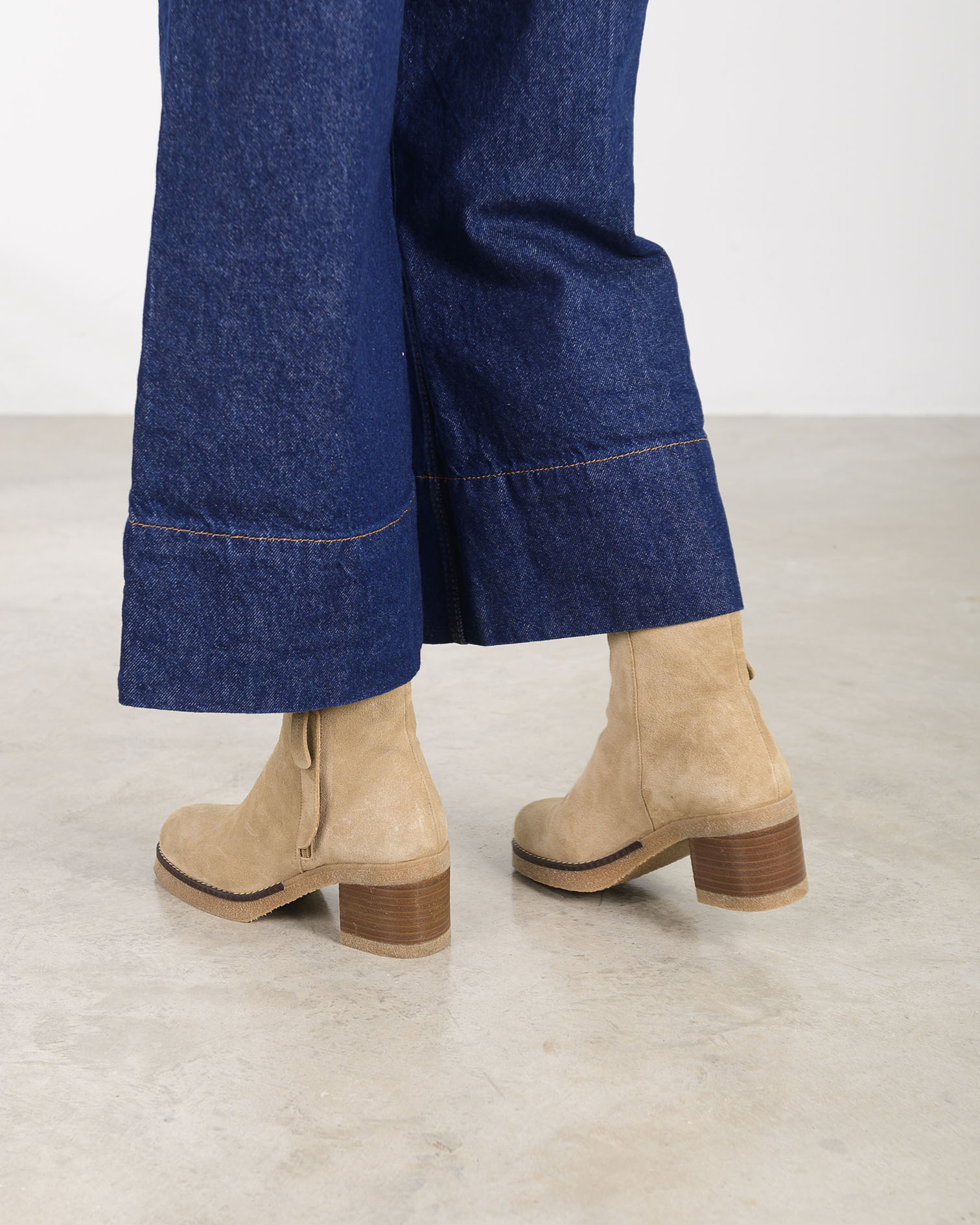 Billy Heel Boot in Beige Leather
