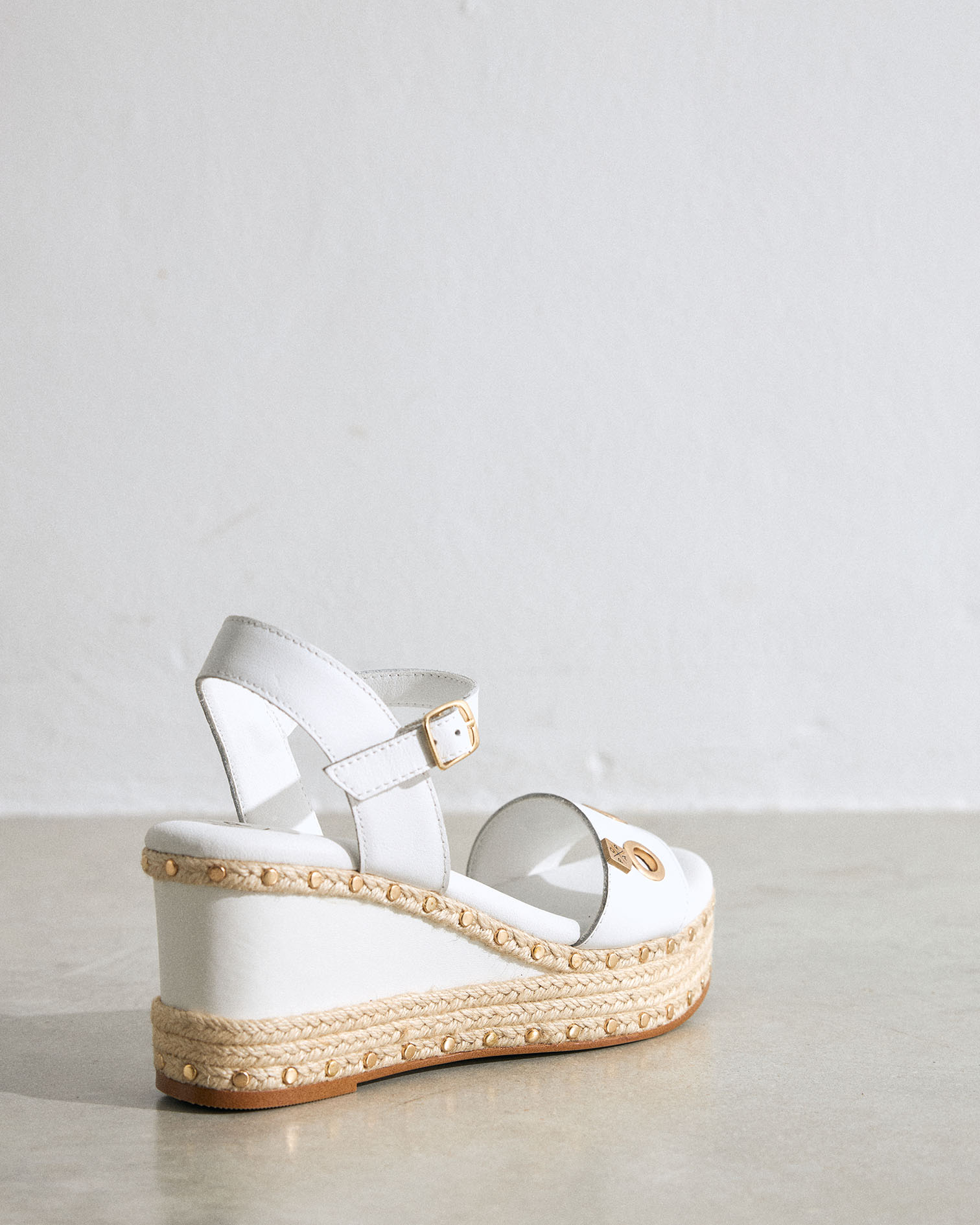 Cuña Arambol Tachuelas Napa Blanco