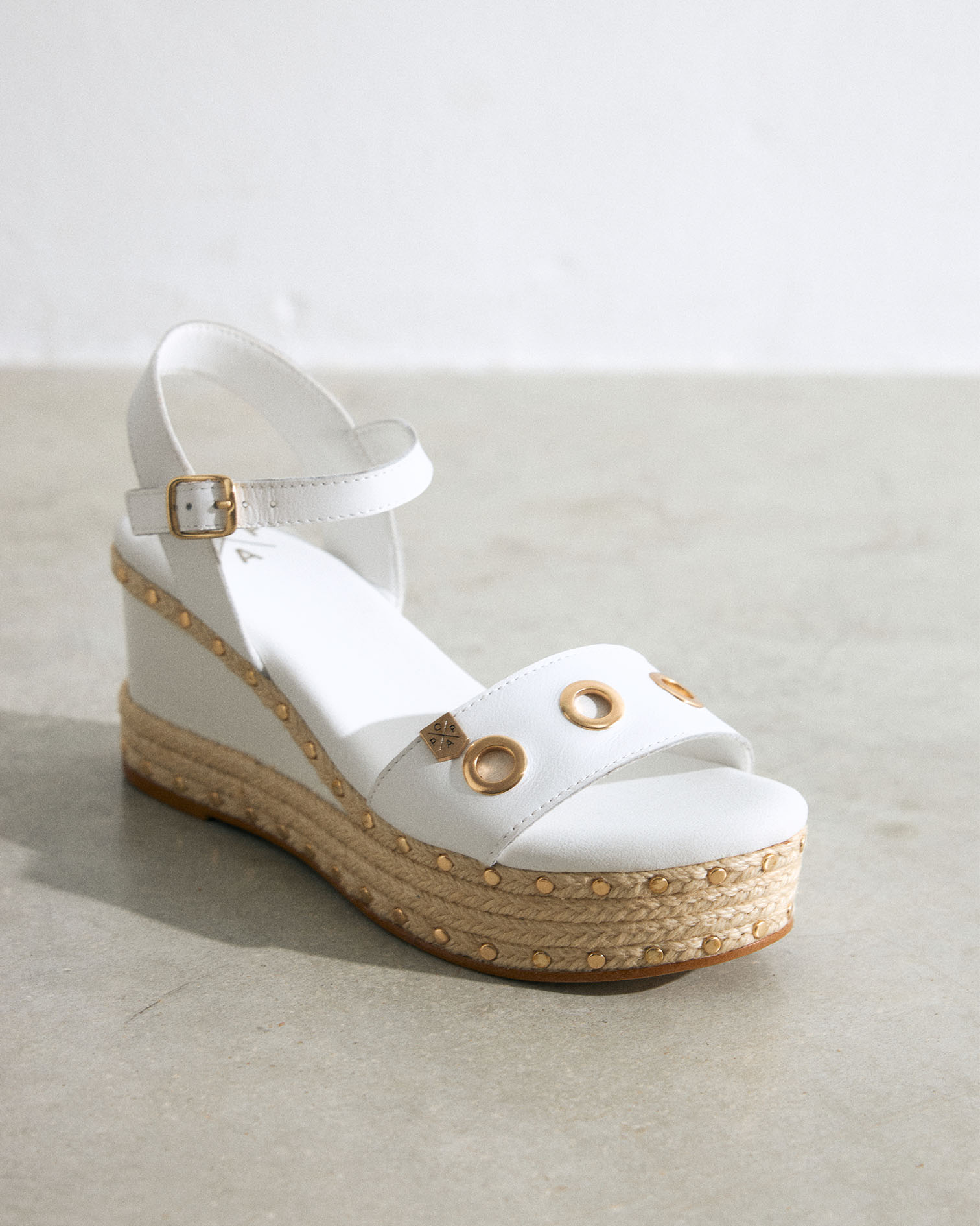 Cuña Arambol Tachuelas Napa Blanco