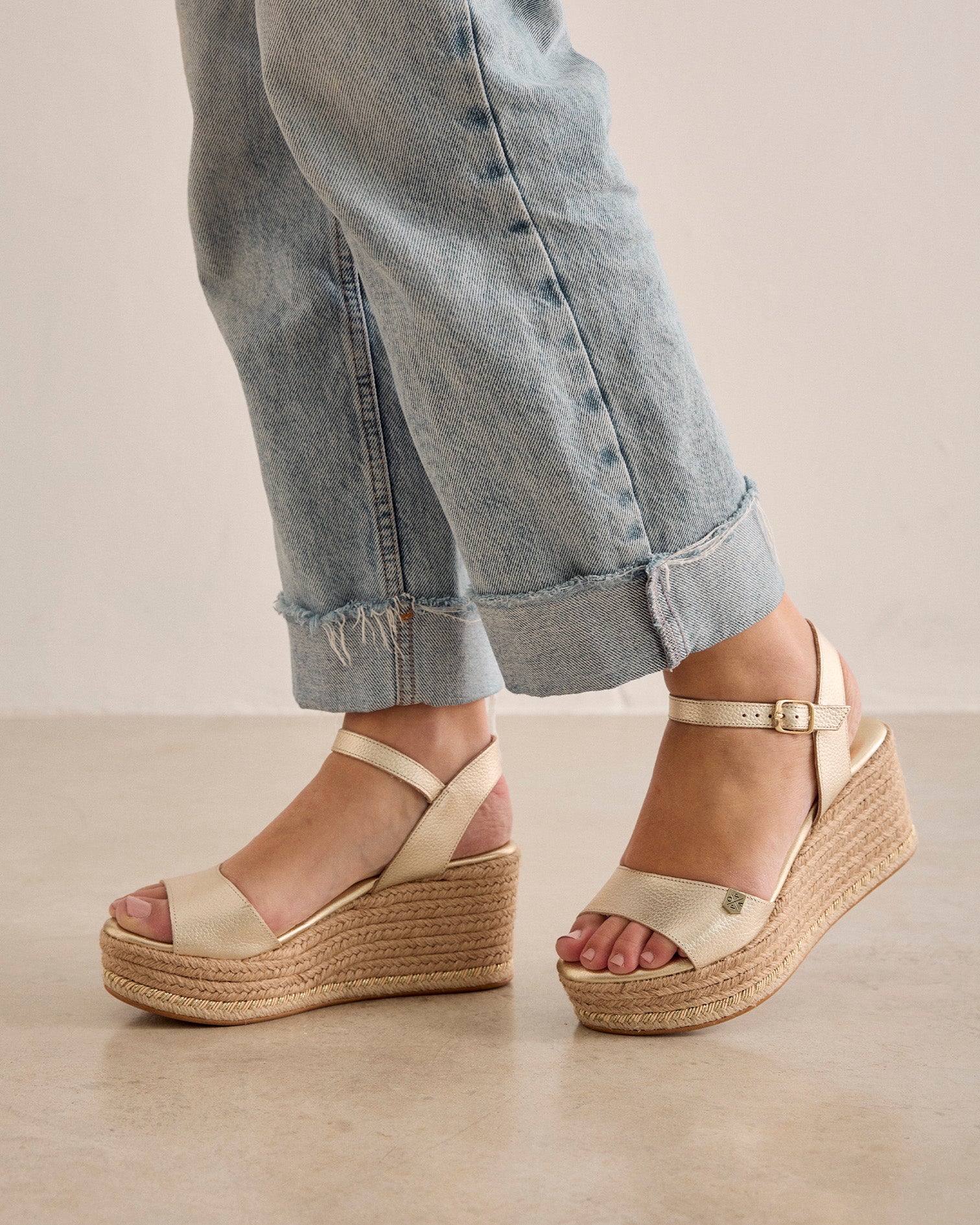 Cuña Arenal Laminado Oro