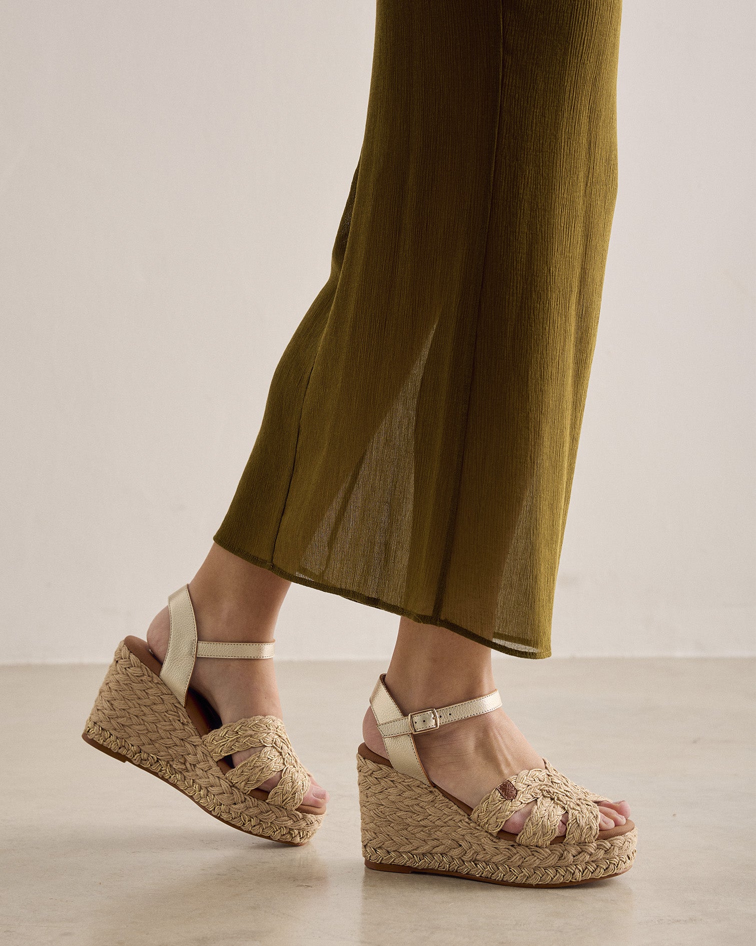 Cuña Avalo Yute Oro