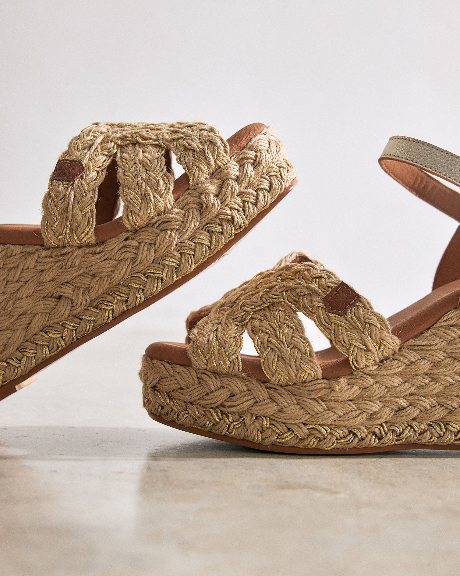 Cuña Avalo Yute Oro