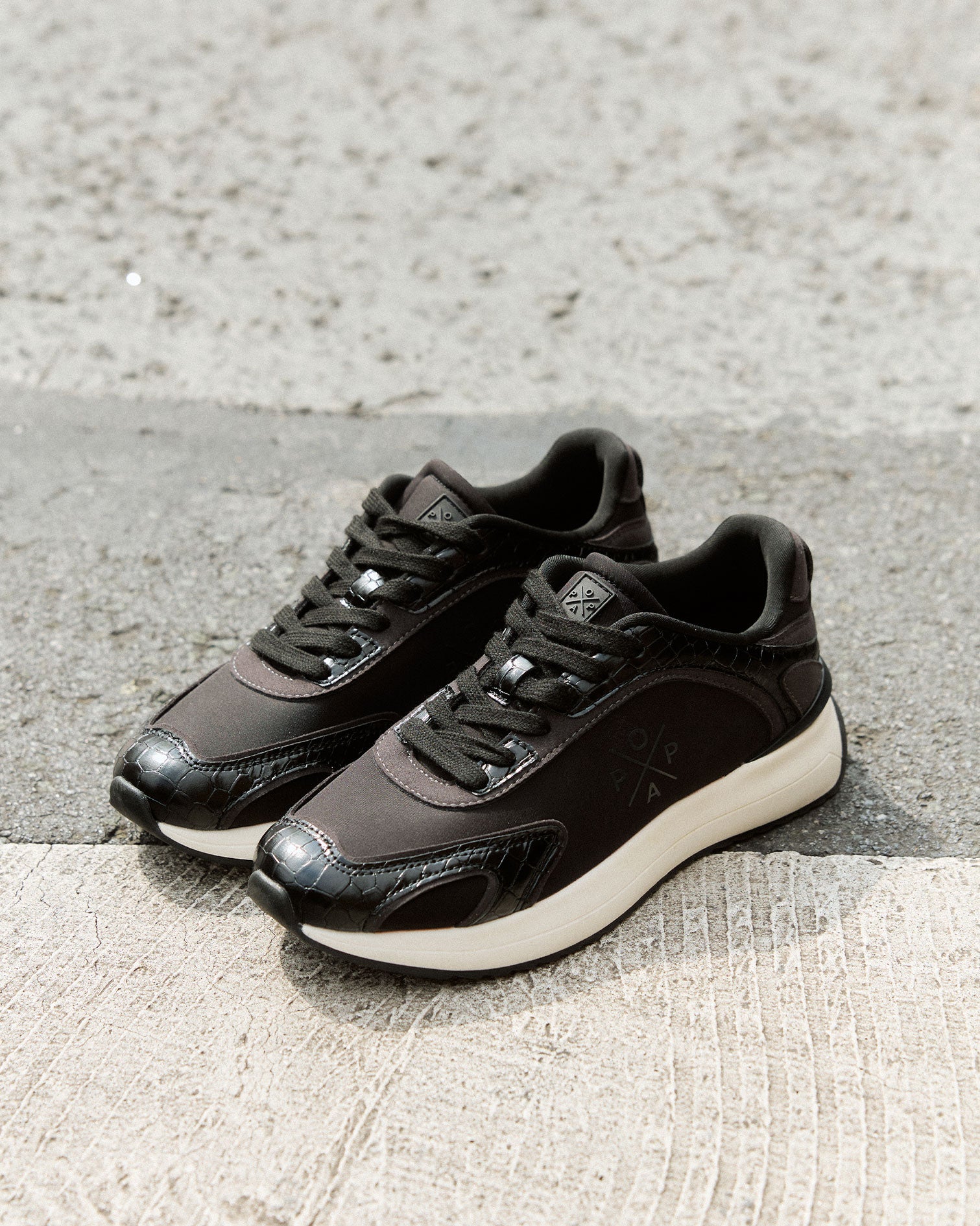 Zapatilla Negra de Mujer Blake