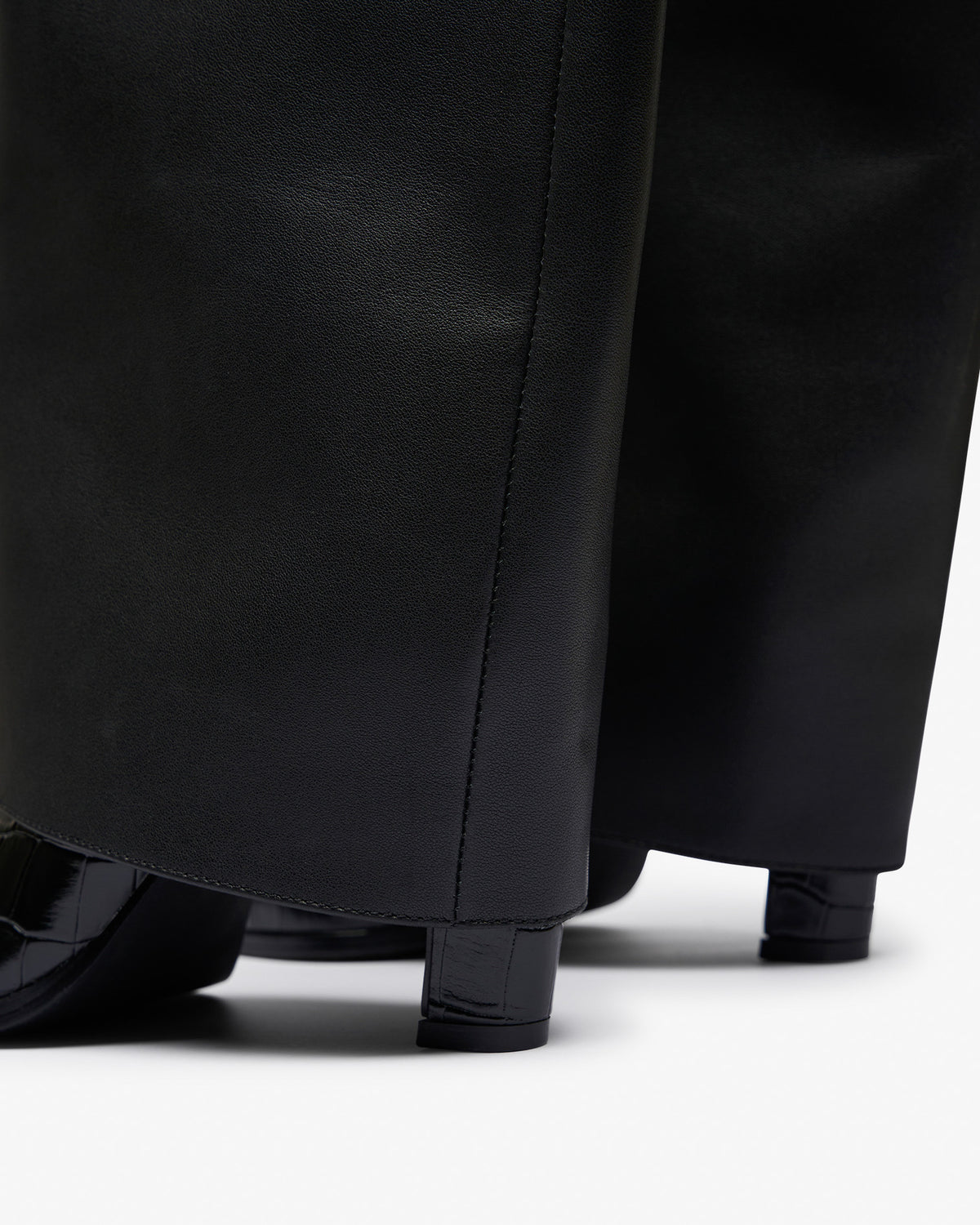 Bota Negra de Mujer Ouro 36