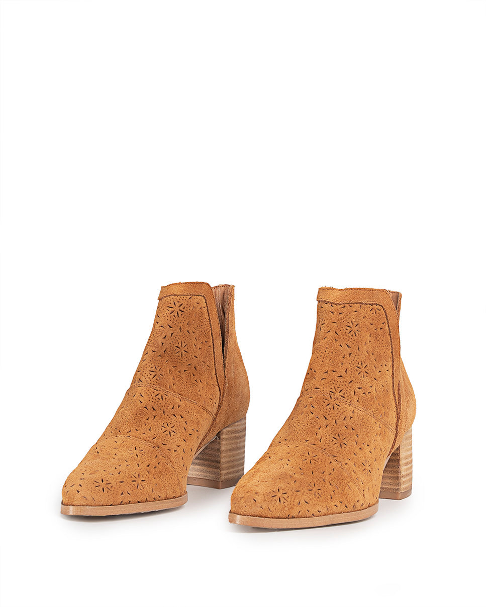 Azahara Engraved Leather Ankle Boot