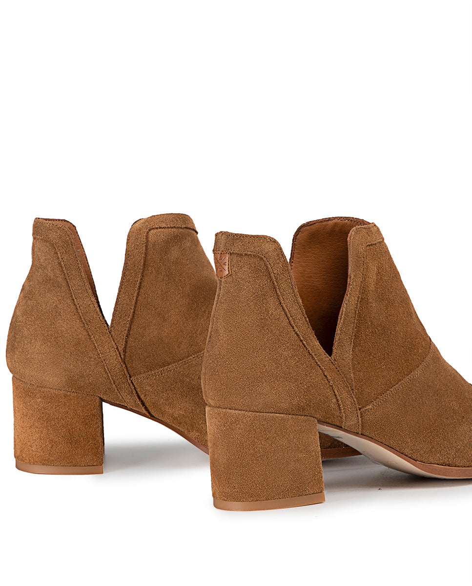 Elia Suede Muscade Ankle Boots