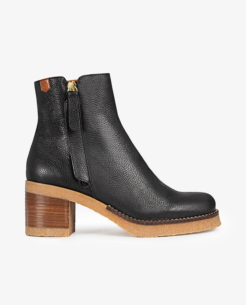 Billy Heel Boot Black Leather