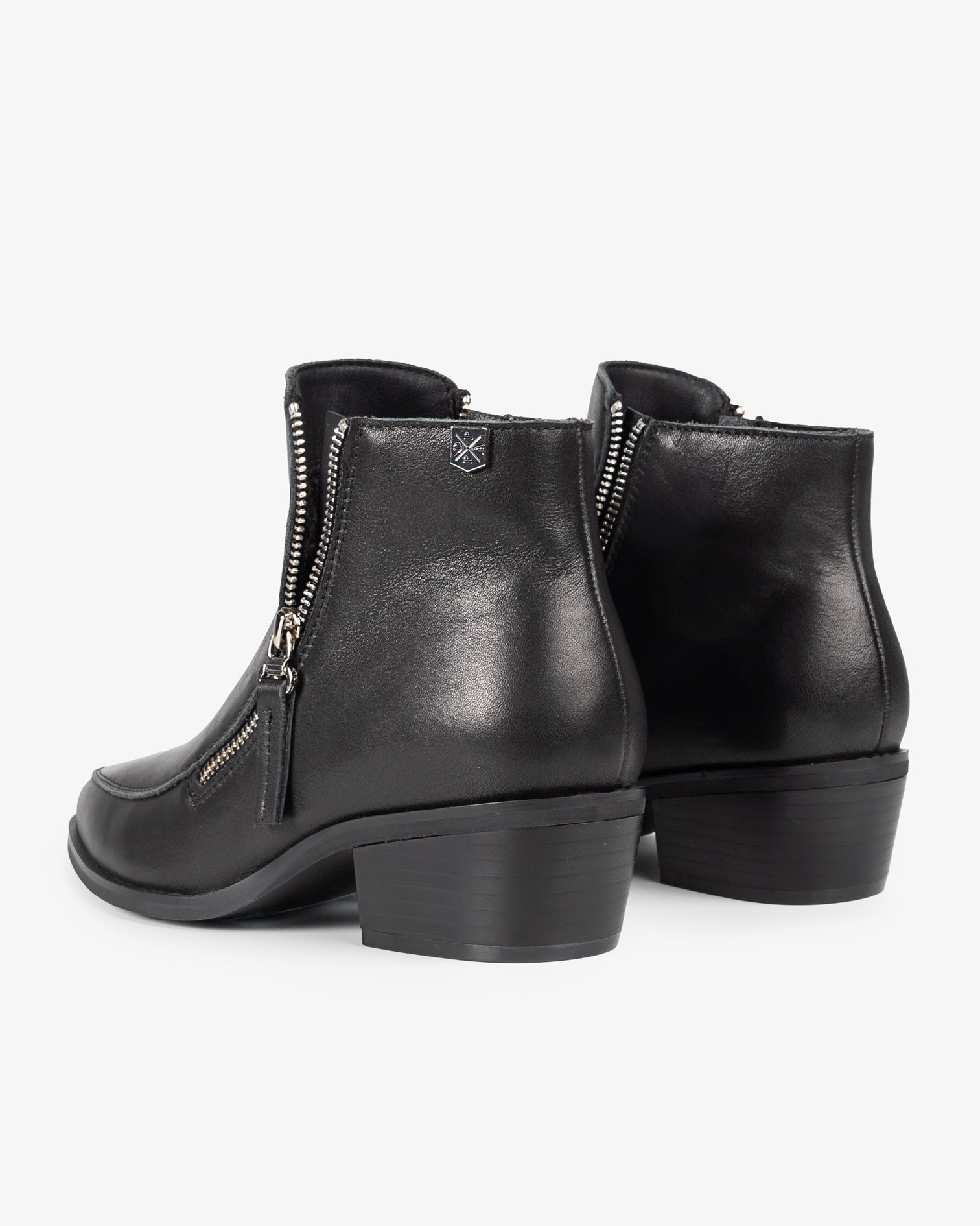 Botim de Pele Preto com Fecho Éclair Urbano