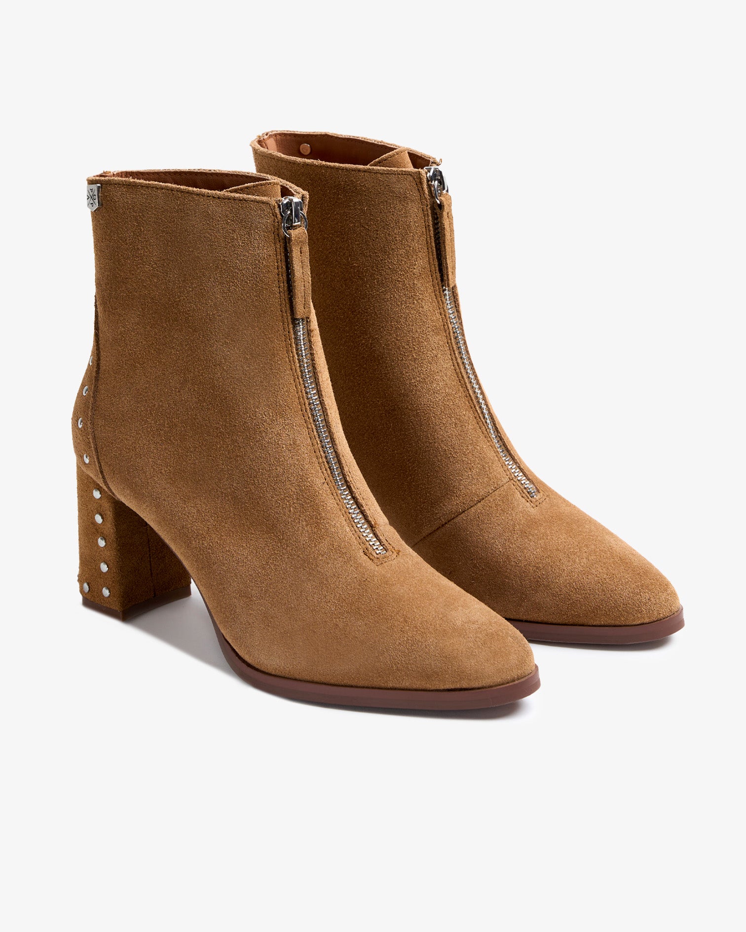 Bottine en cuir velours marron avec clous Atenea