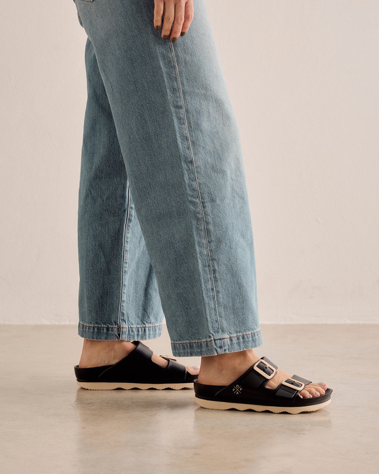 Claquettes d’eau femme Aqua Buye Noir 
