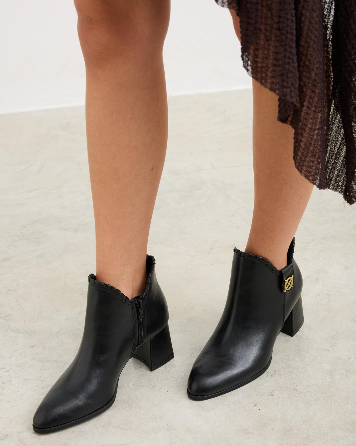 Botín Negro de Mujer Cayafate Trenzado