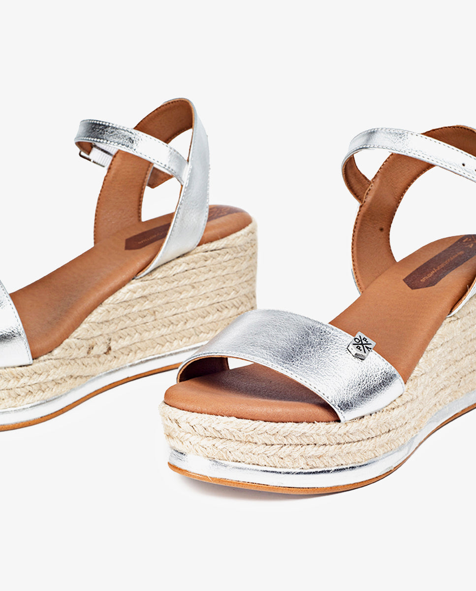 Low Jute Arambol Laminated Silver Wedge with buckle