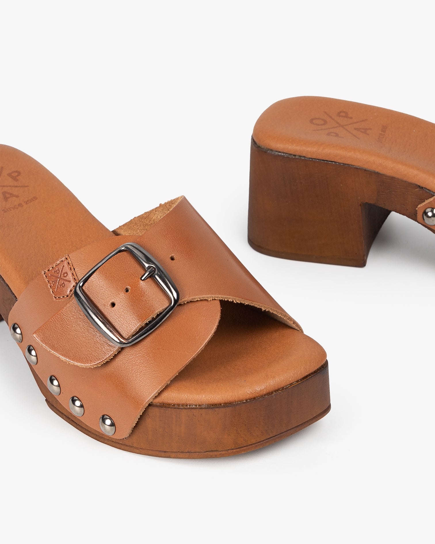 Sandalia Madera Tachas Ceiba Piel Cuero 35