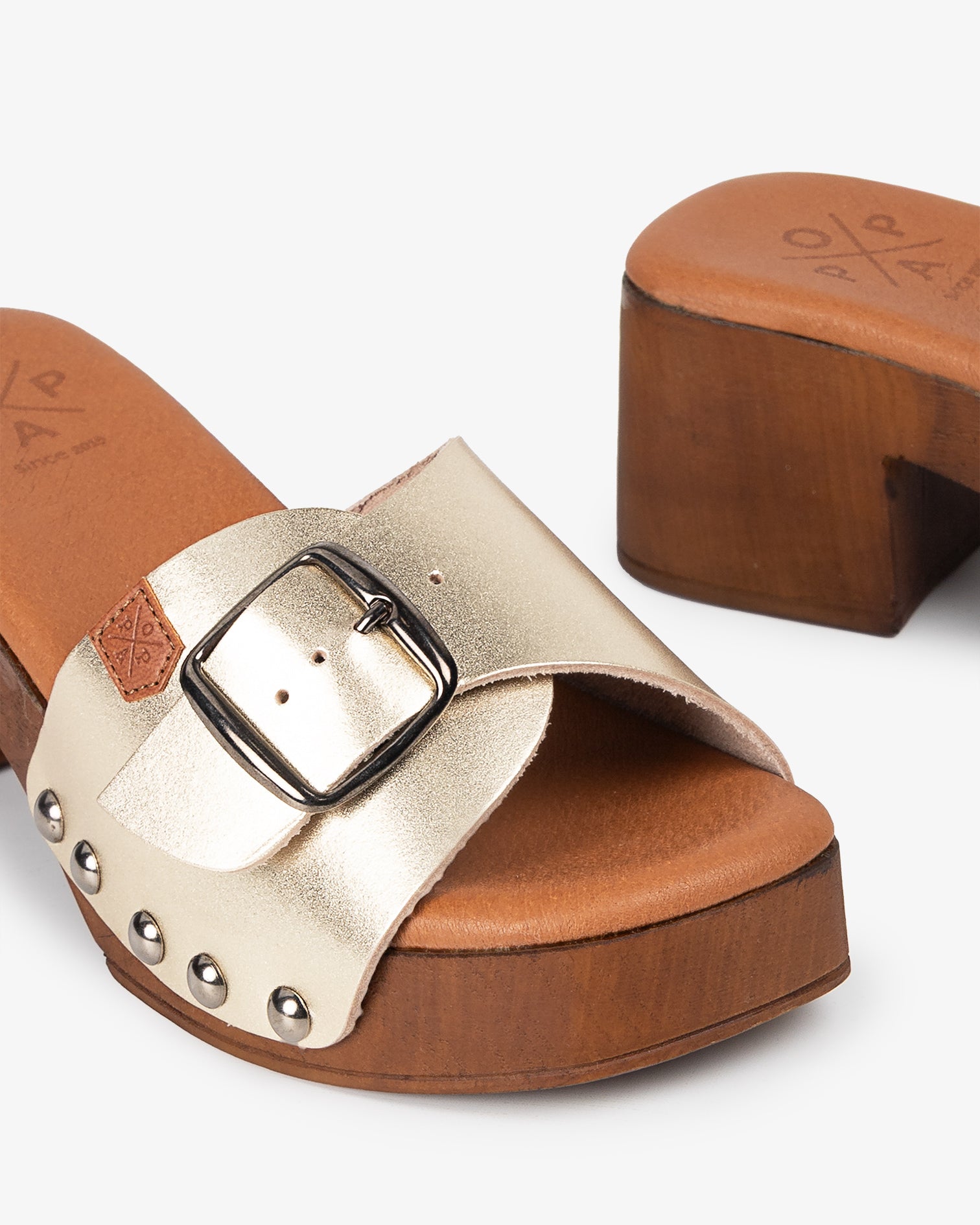 Sandalia Madera Tachas Ceiba Piel Oro 35
