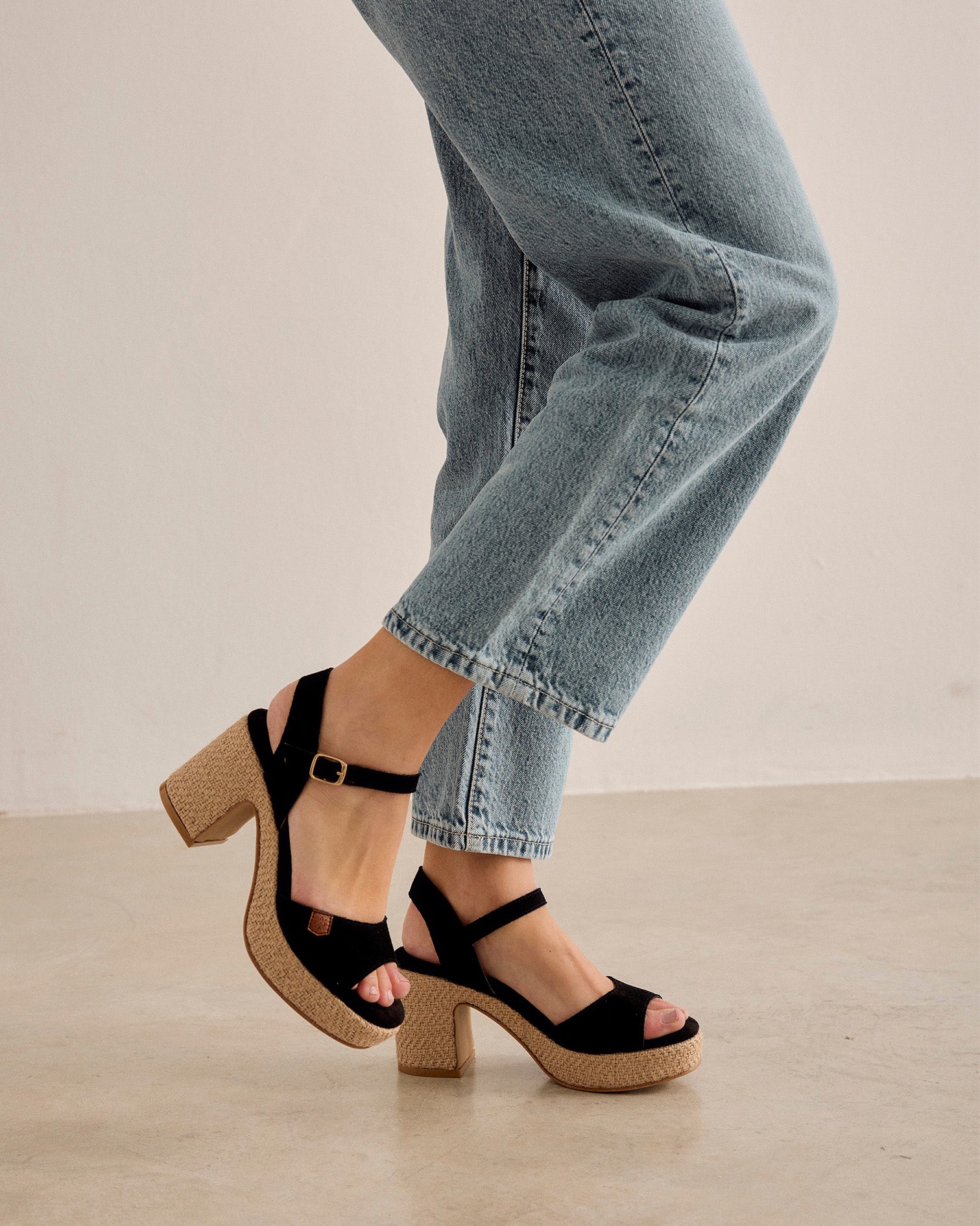 Sandalia Daira Serraje Negro
