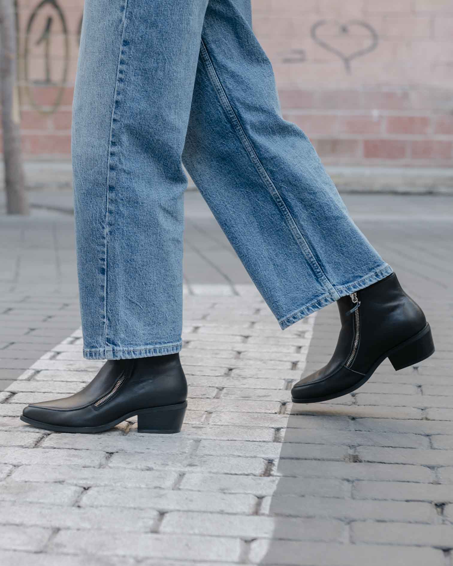Black Leather Urban Ankle Boot with Zipper