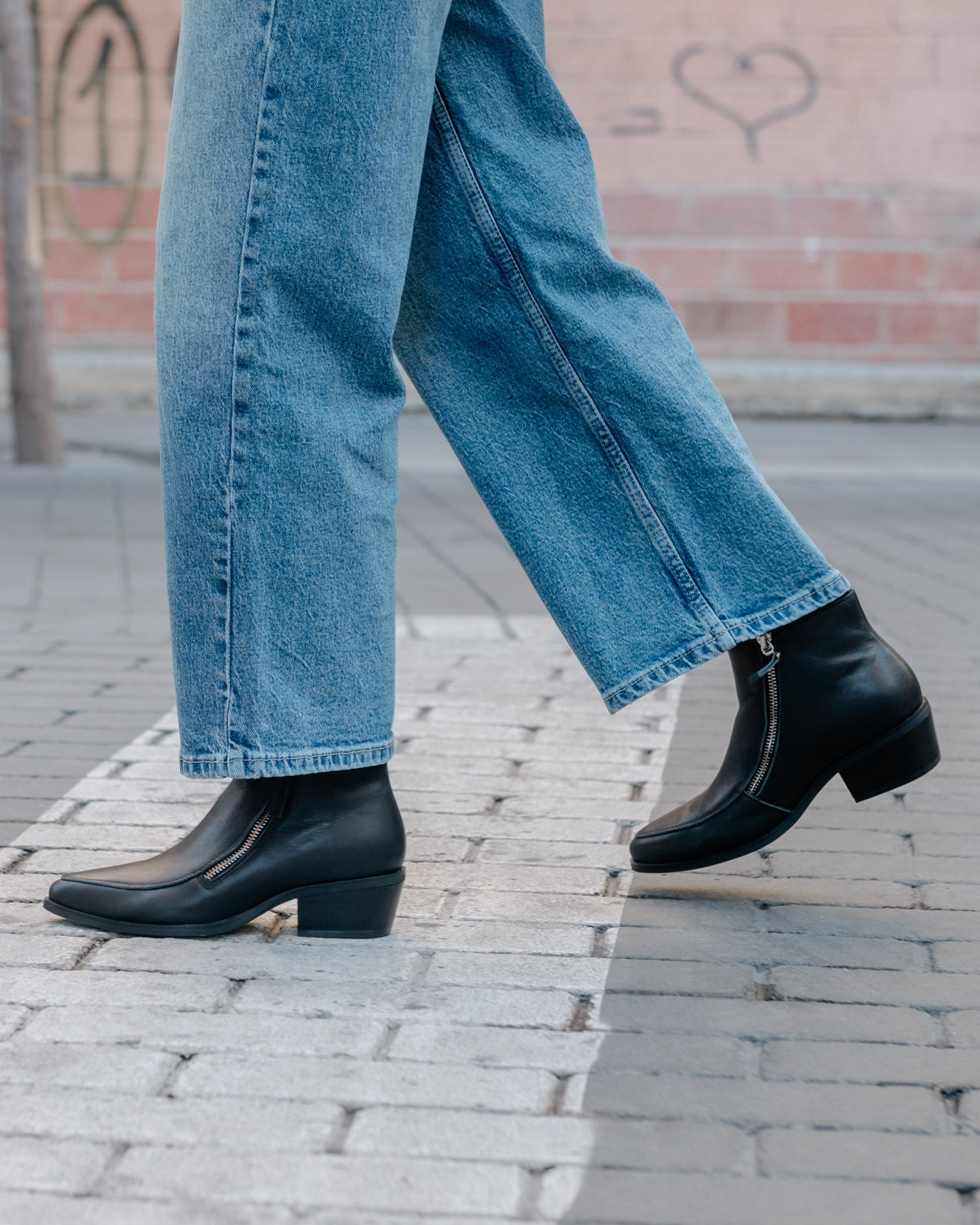 Black Leather Urban Ankle Boot with Zipper