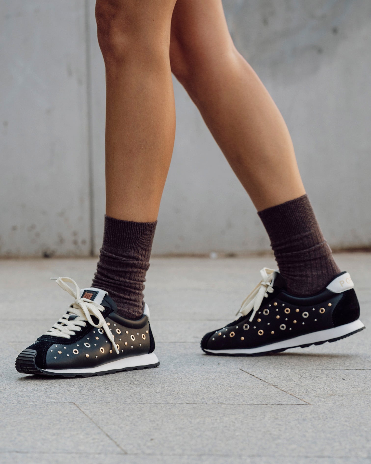 Zapatilla Inara Tachuelas Negro