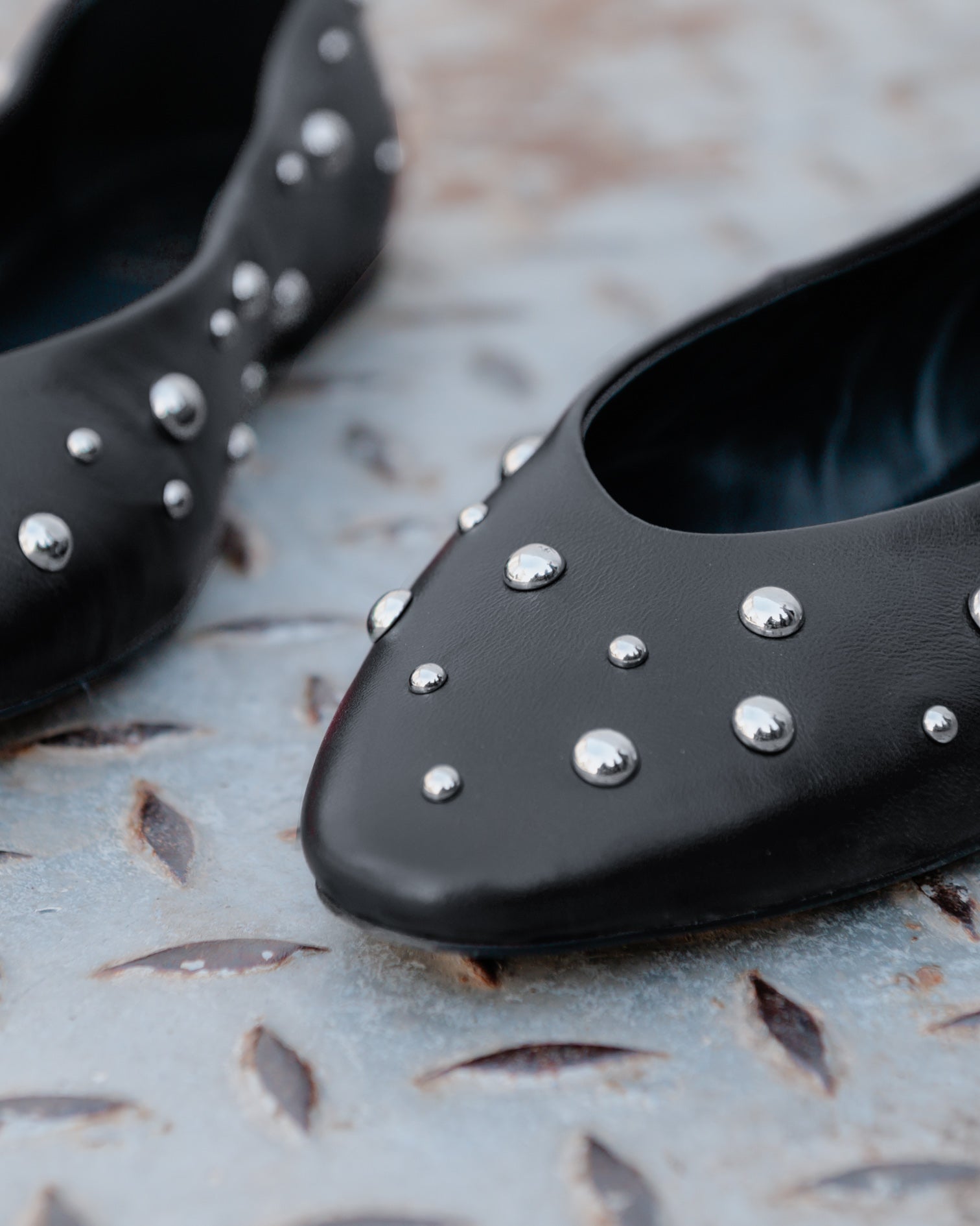 Black Leather Ballerina with Studs Etoile